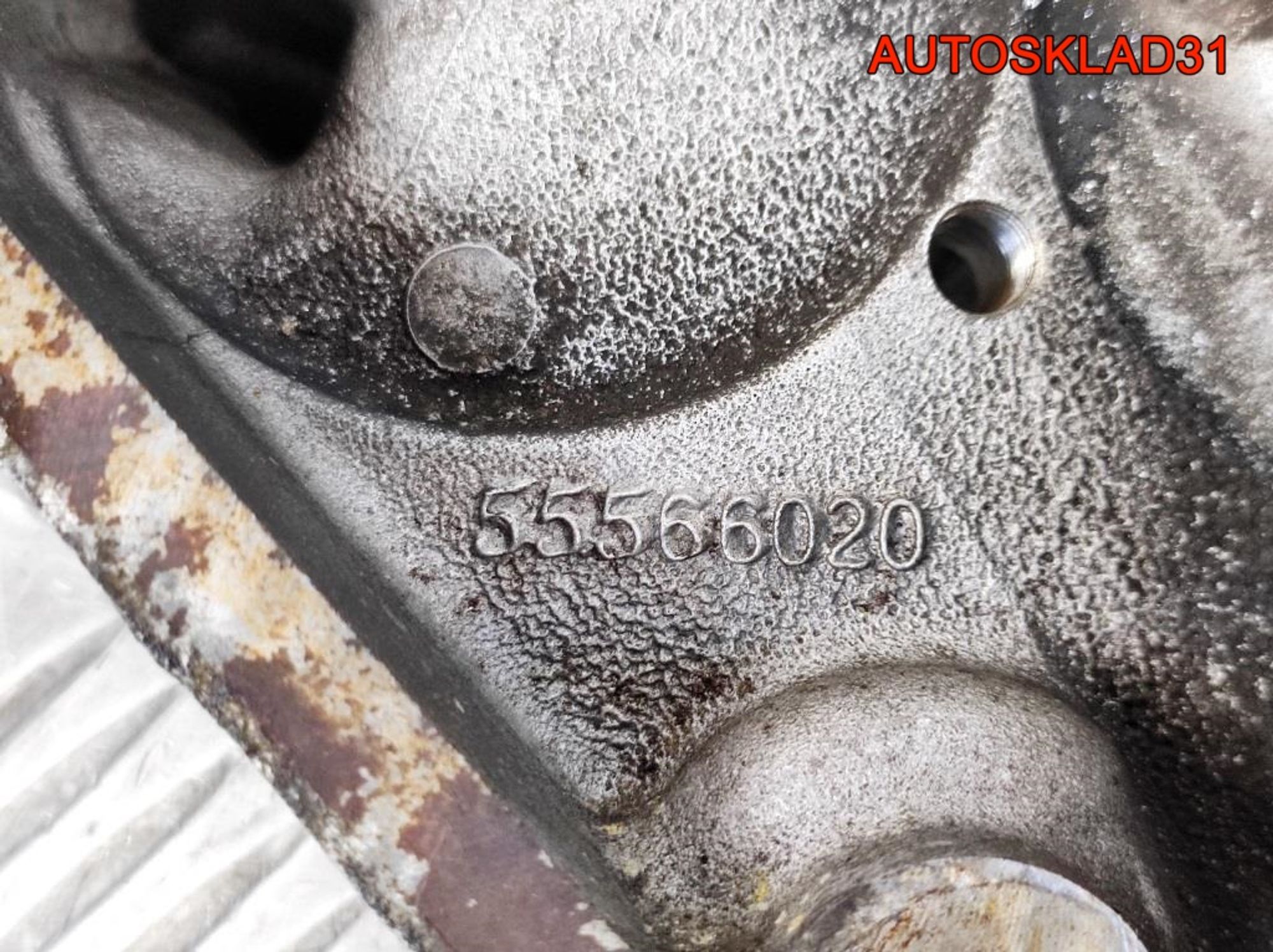 Кронштейн двигателя правый Opel Insignia 55566020, 900 рублей, Дубовое