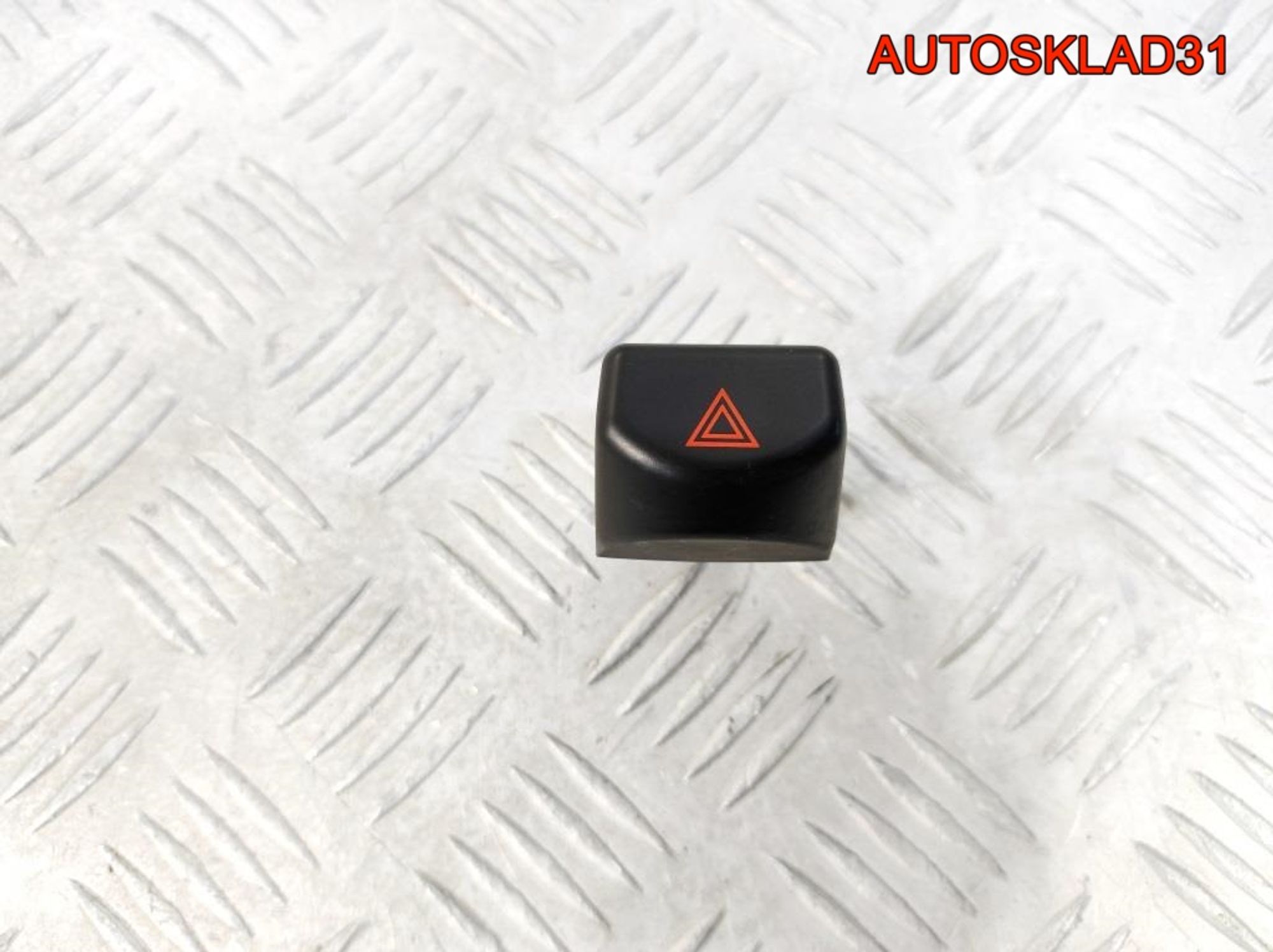 Кнопка аварийной сигнализации Nissan Micra K12, 500 рублей, Дубовое