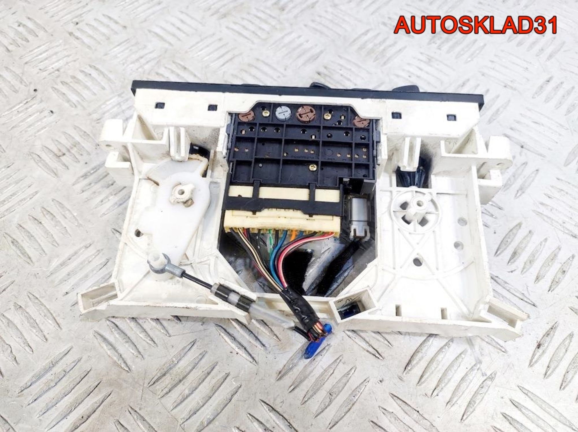 Блок управления печкой Mitsubishi Carisma MR500529, 2900 рублей, Дубовое