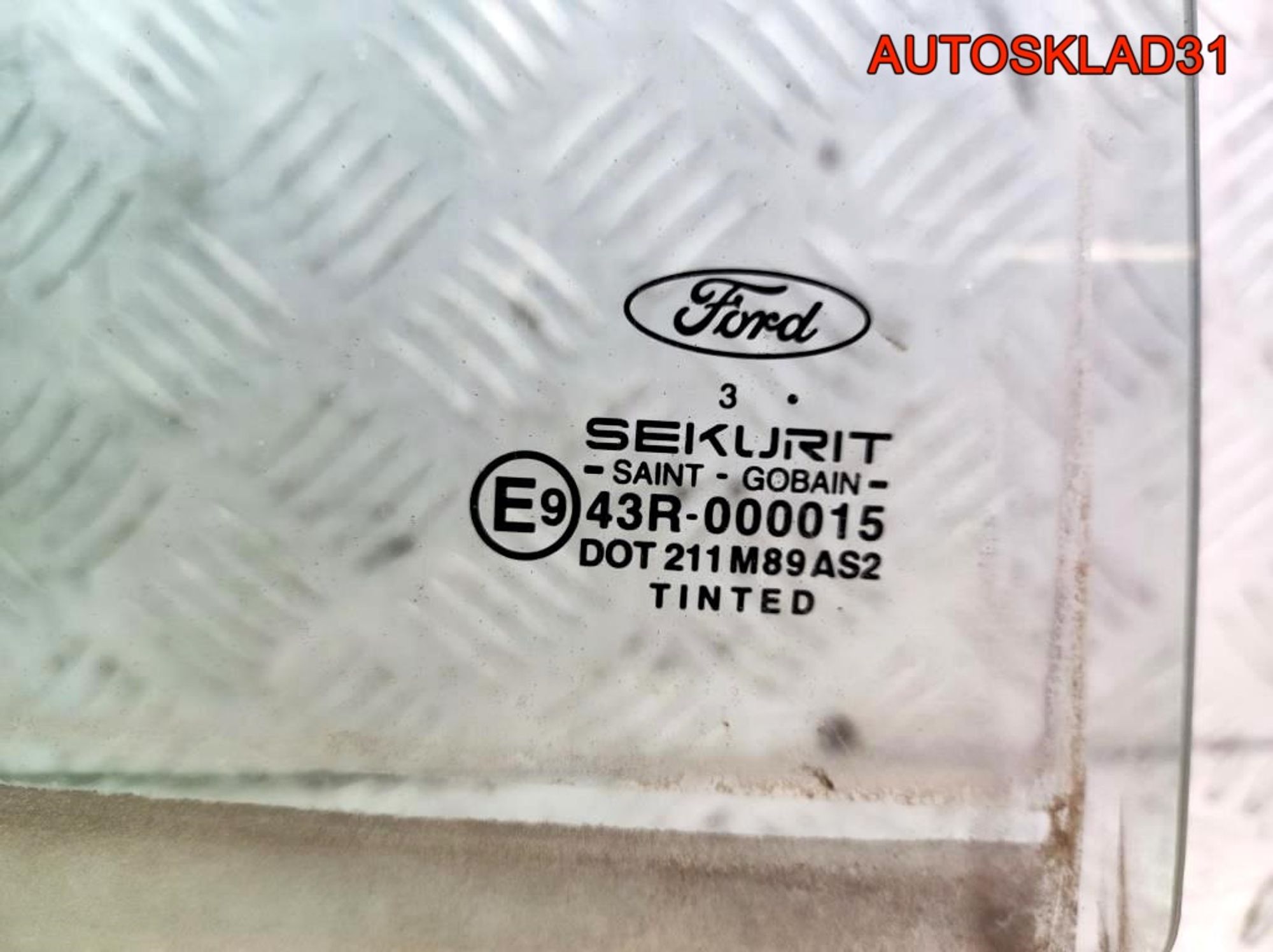 Стекло двери задней правой Ford Focus 1 Универсал, 900 рублей, Дубовое