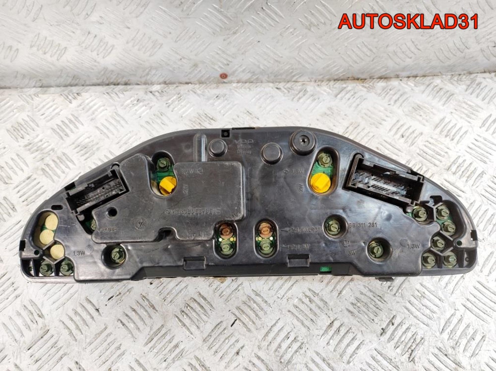 Панель приборов Mercedes W210 2,2 Дизель A2105402811, 7000 рублей, Дубовое