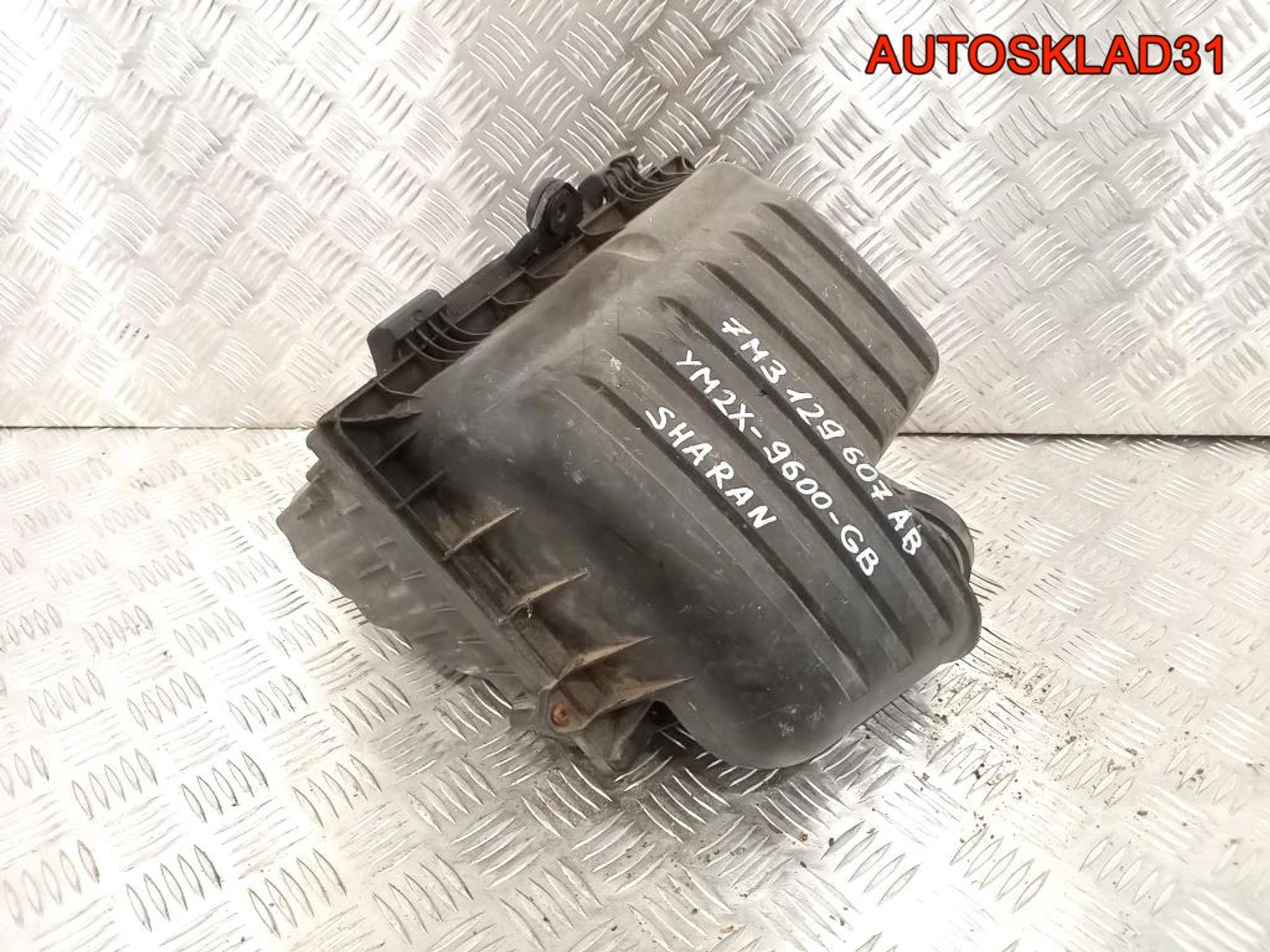 Корпус воздушного фильтра VW Sharan 7M3129607AB, 1400 рублей, Дубовое