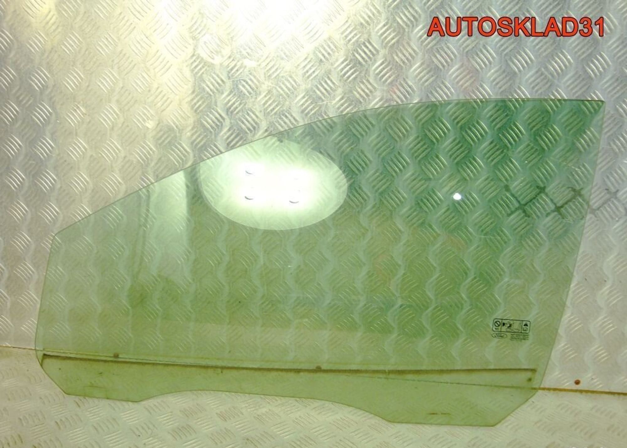Стекло переднее левое Ford Focus 2 4M51A21411AE, 1700 рублей, Дубовое