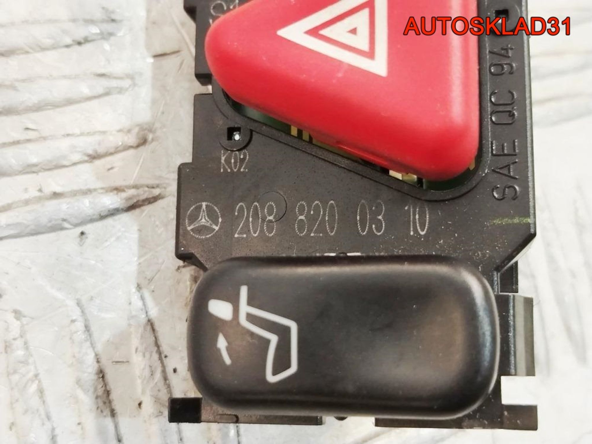 Кнопка аварийной сигнализации Mercedes Benz W210 A2088200310, 800 рублей, Дубовое