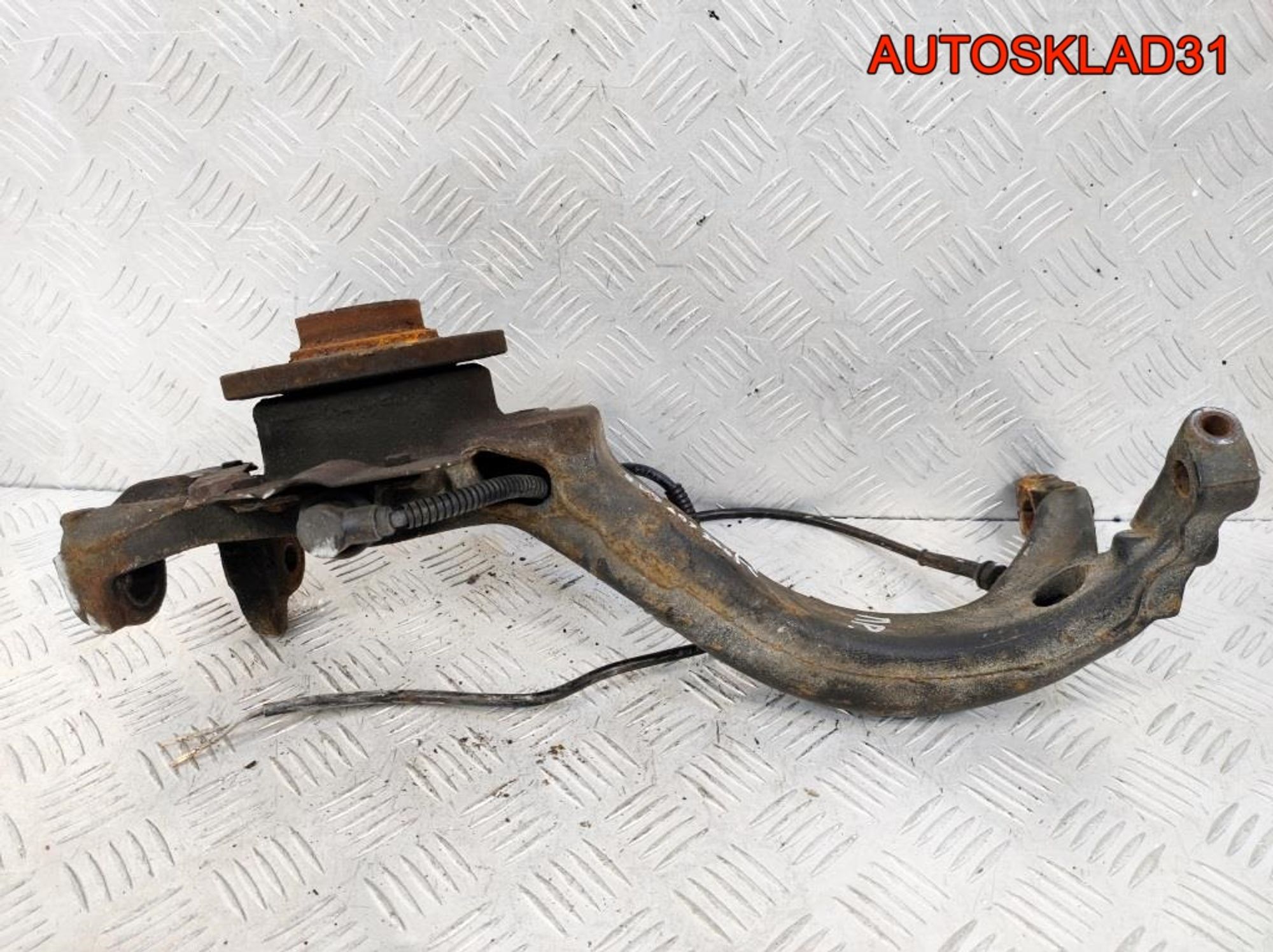 Кулак передний правый VW Passat B5 8D0407258R, 1200 рублей, Дубовое