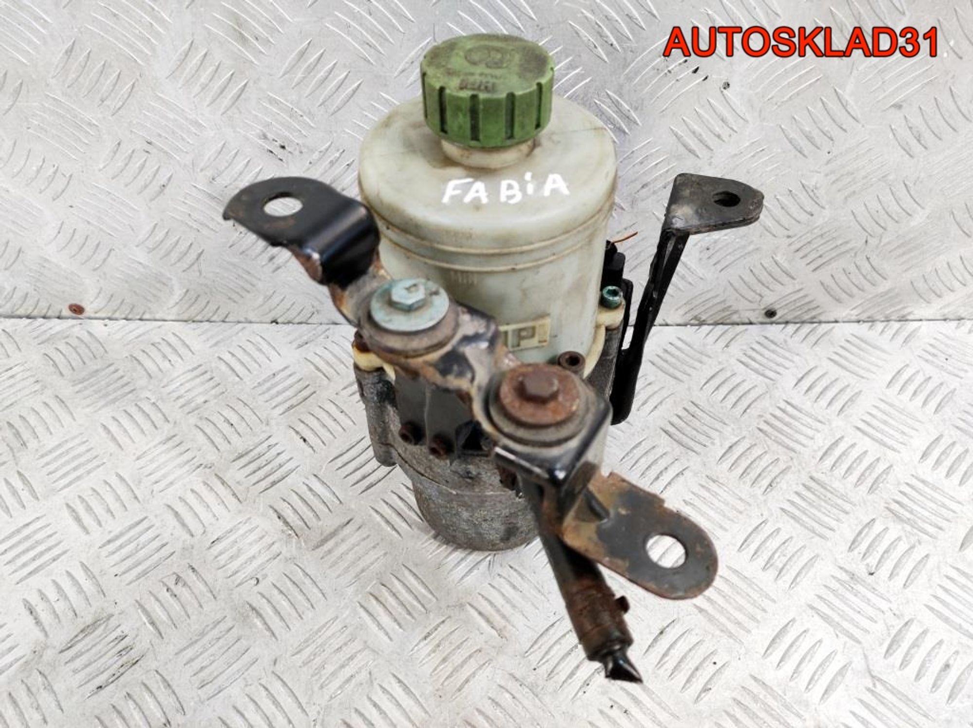 Насос ЭГУР Skoda Fabia 2 6Q0423155AD Бензин, 10800 рублей, Дубовое