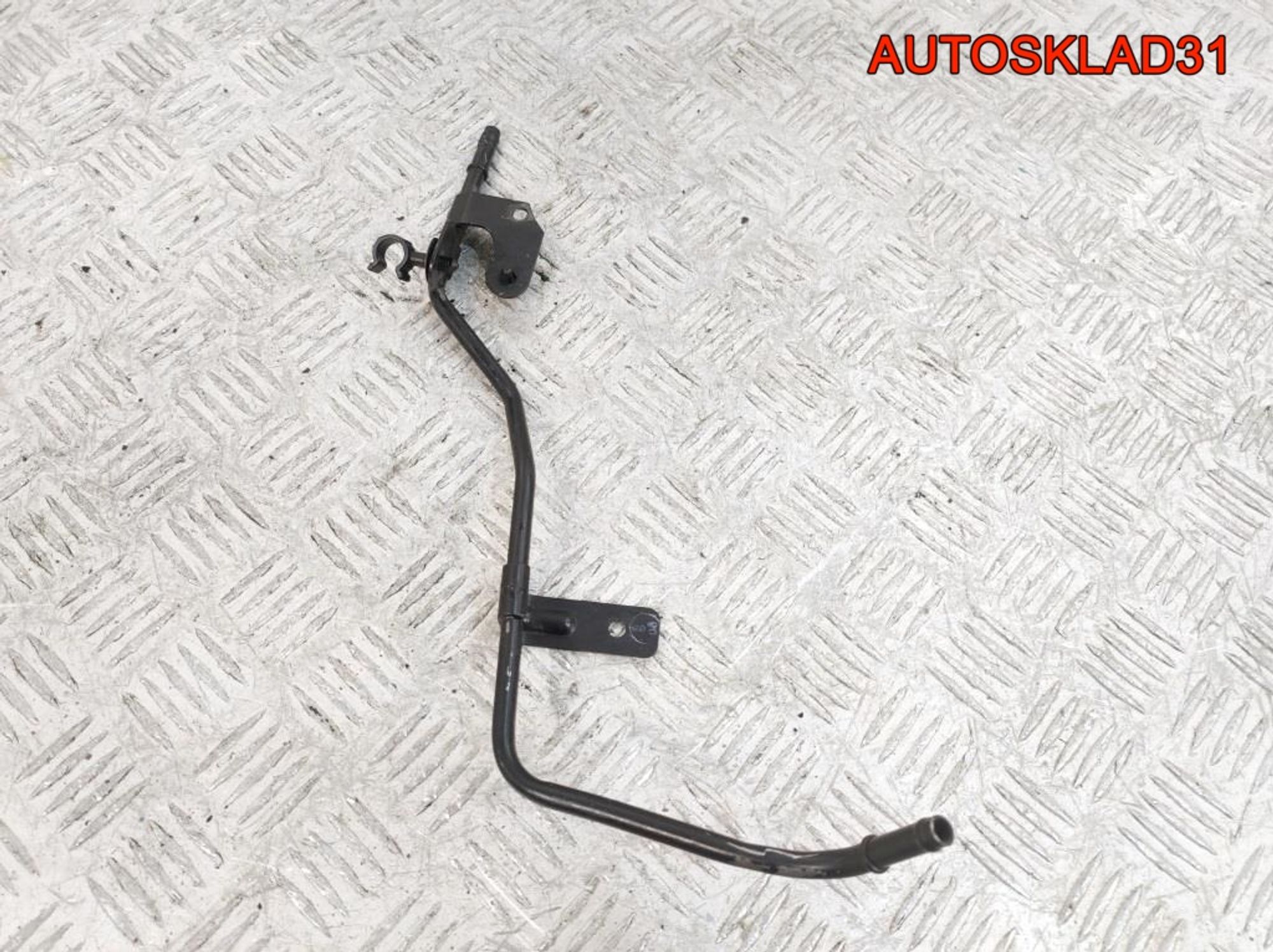 Трубка охлаждающей жидкости VW Tiguan 1,4 Бензин 1K0121070CA, 1000 рублей, Дубовое