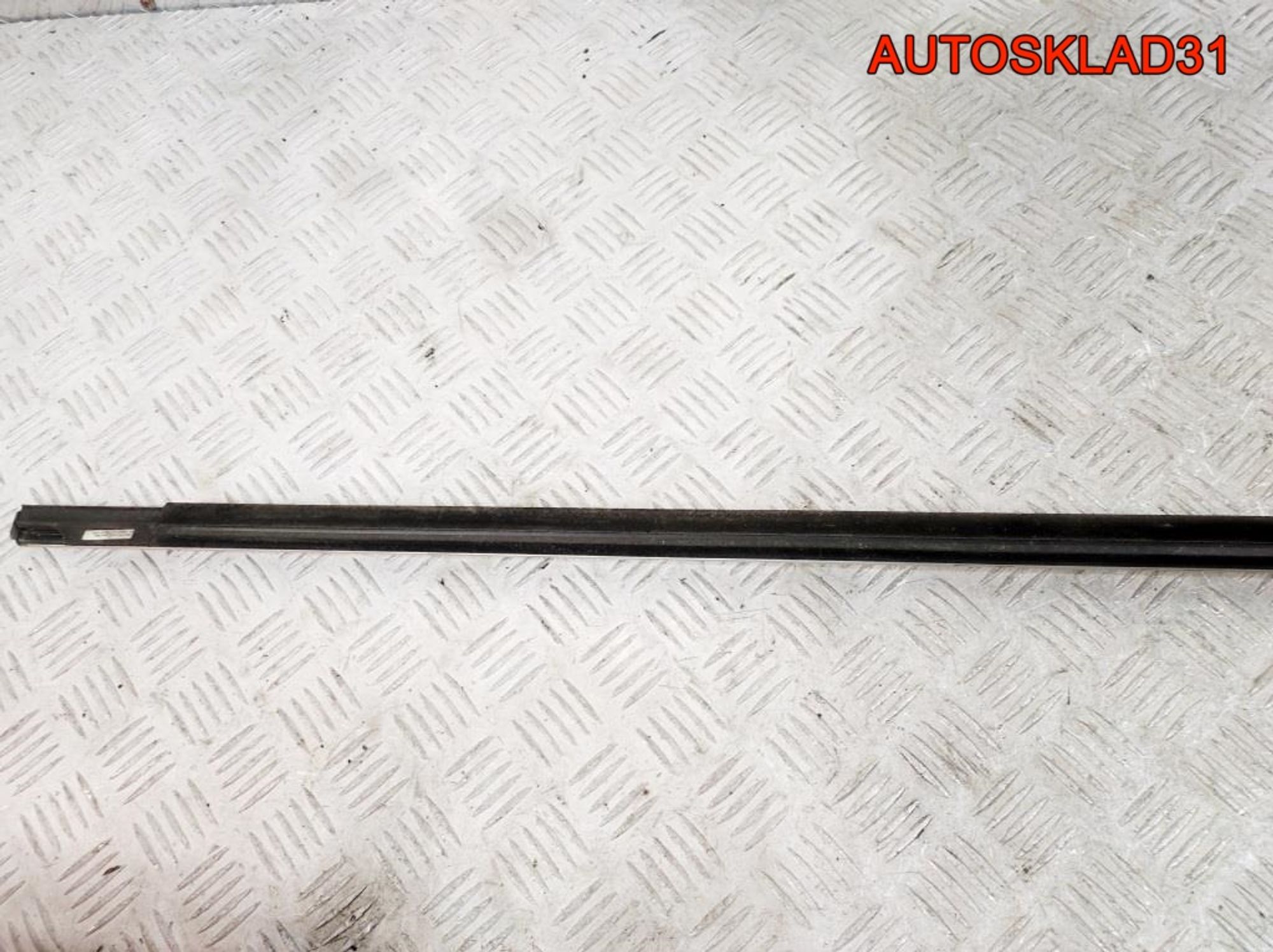 Накладка стекла переднего левого Opel Astra J 13347218, 900 рублей, Дубовое