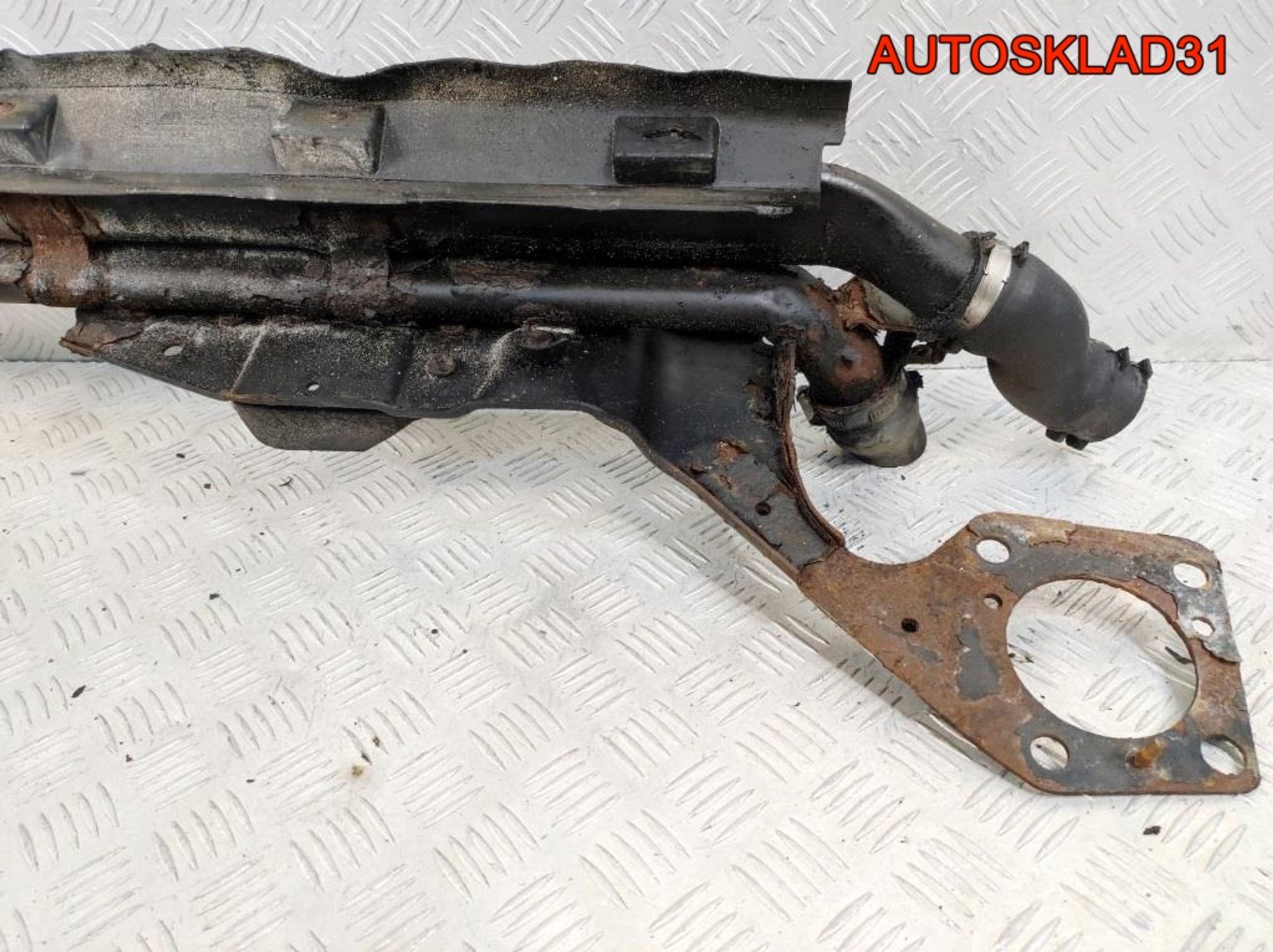 Балка пoдрадиaтoрная Audi A4 B7 3.0 ASB Дизель, 3600 рублей, Дубовое