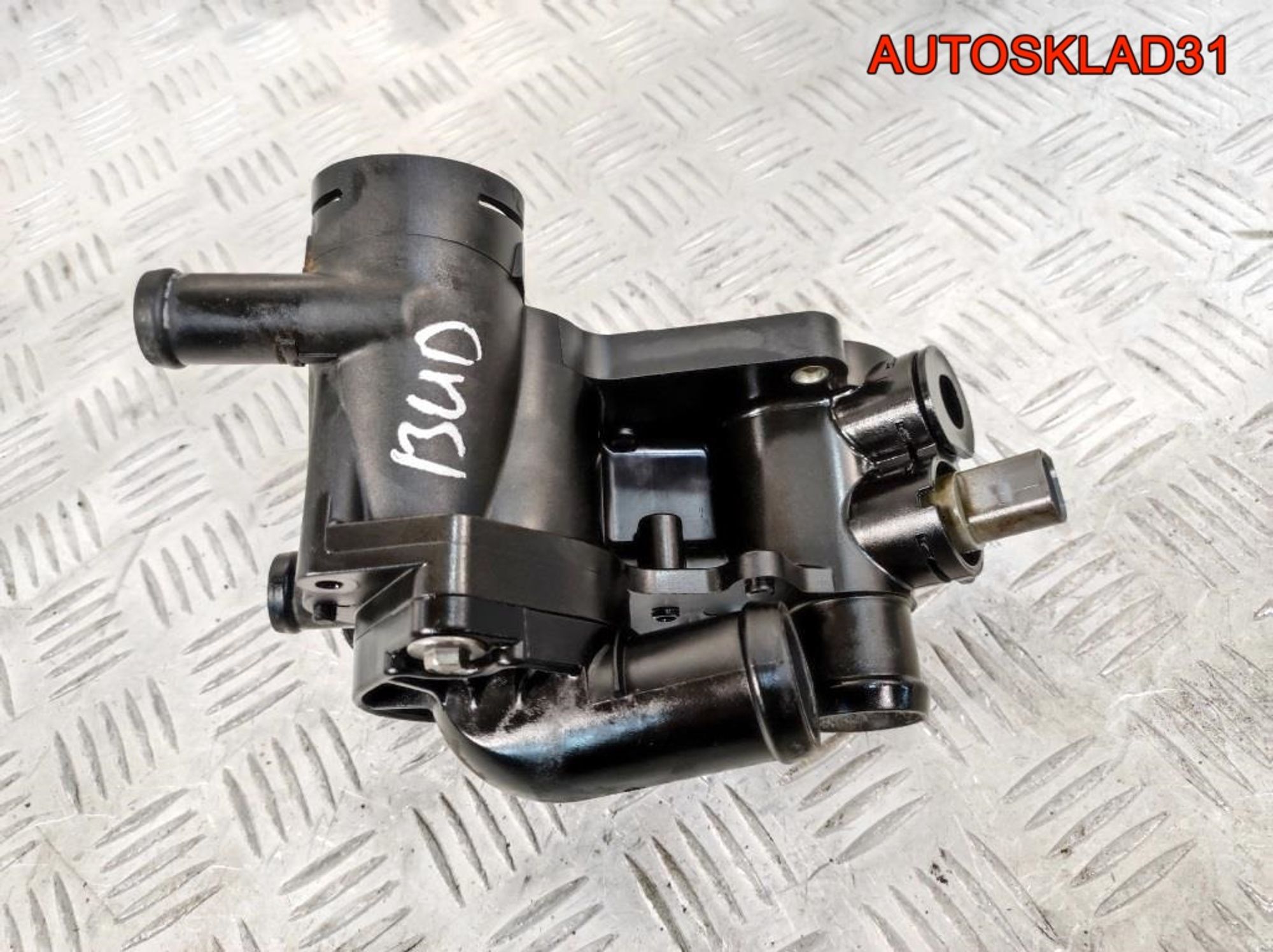 Корпус термостата Skoda Fabia 1,4 BUD 032121111CG, 900 рублей, Дубовое