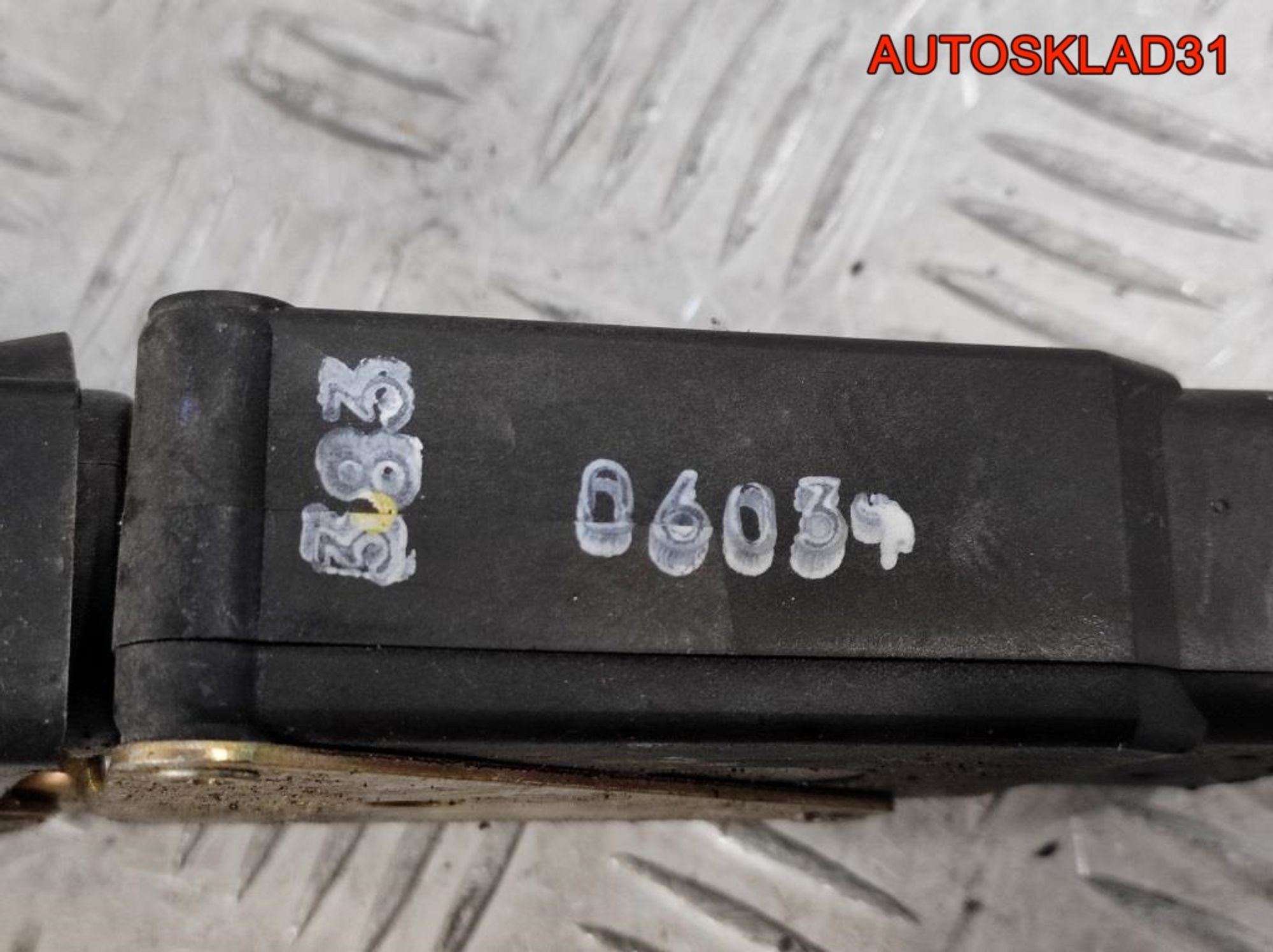 Замок двери передней левой Mitsubishi Carisma DA, 1400 рублей, Дубовое