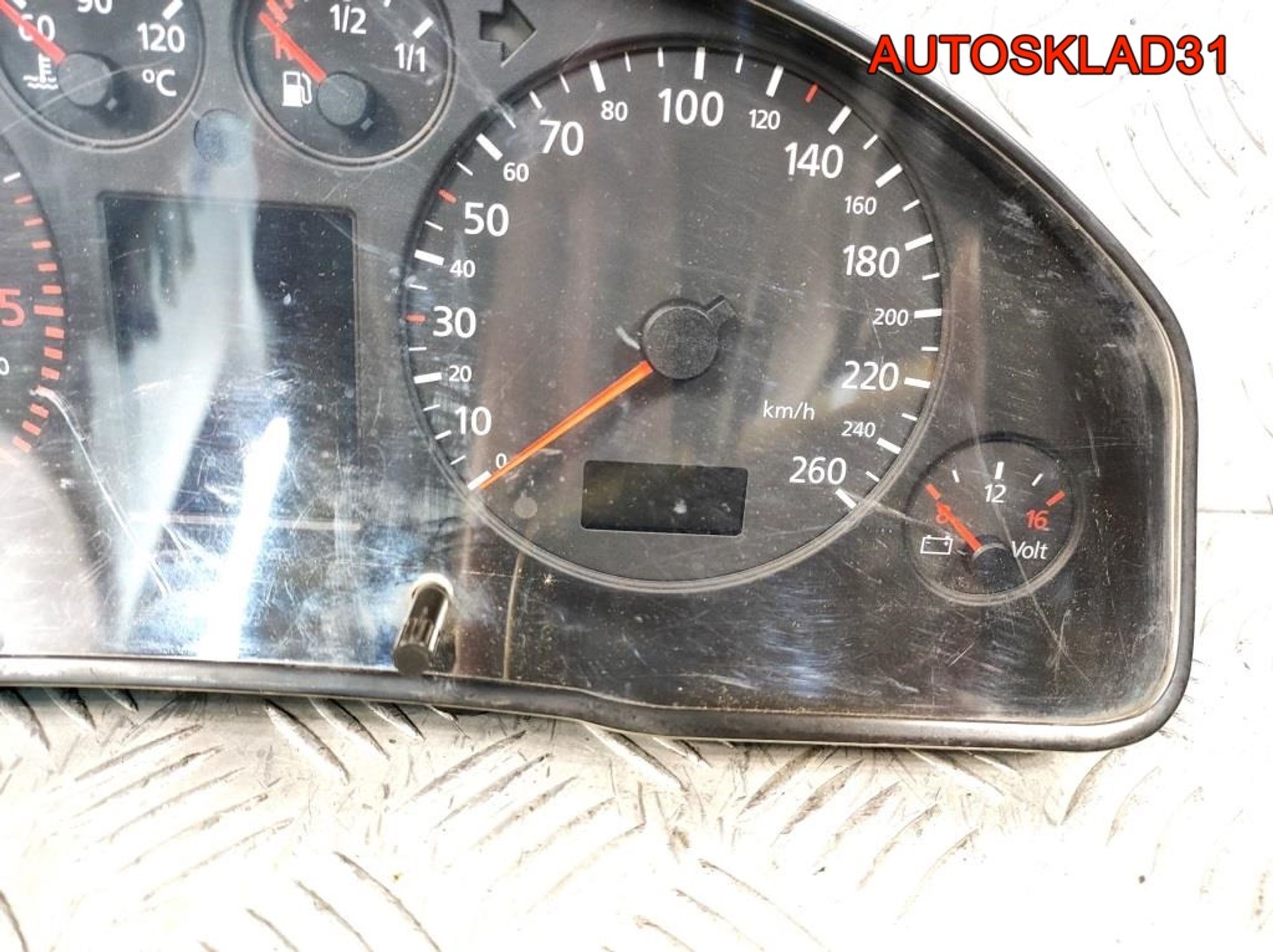 Панель приборов Audi A4 B5 2,5 Дизель 8D0920931TX, 9900 рублей, Дубовое