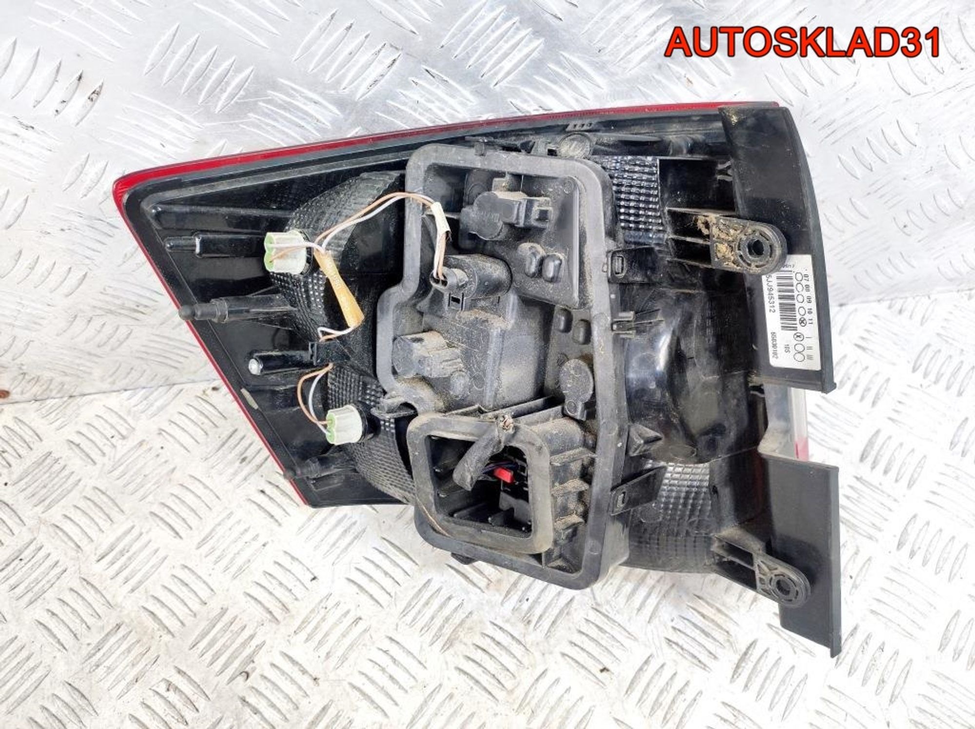 Фонарь задний правый Skoda Rapid 5JJ945096A, 9800 рублей, Дубовое