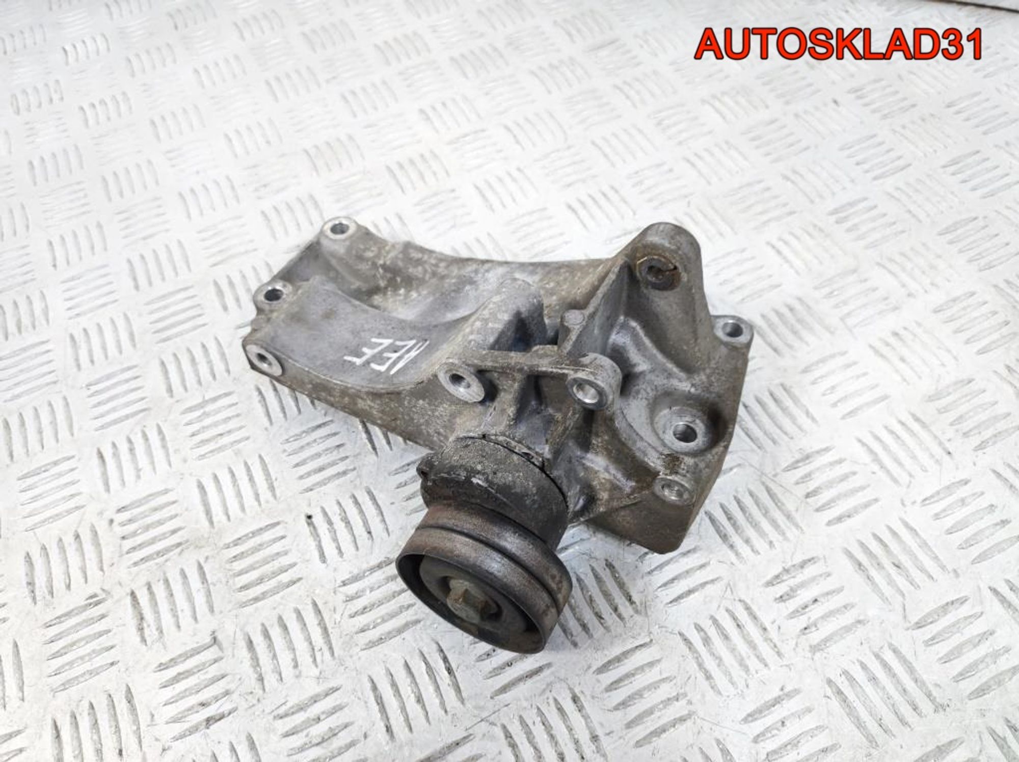 Кронштейн генератора Skoda Octavia A4 030145169H, 1300 рублей, Дубовое