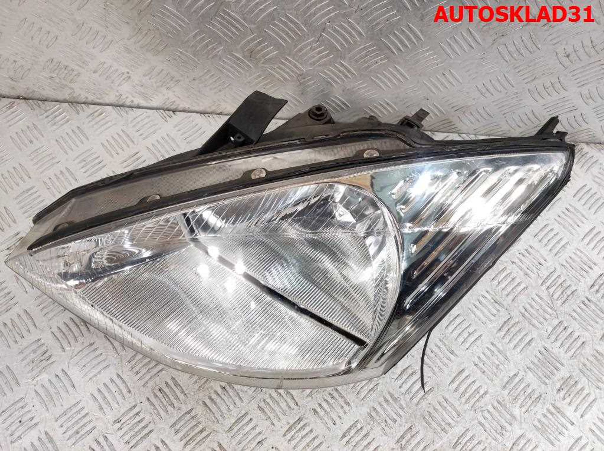 Фара левая TYC Ford Focus 1
205676082B Дорест, 3000 рублей, Дубовое