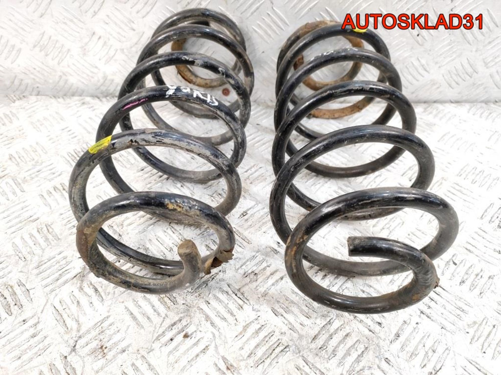 Пружина подвески задняя Комплект Toyota Yaris 1.3 1NR 482310D170, 2000 рублей, Дубовое