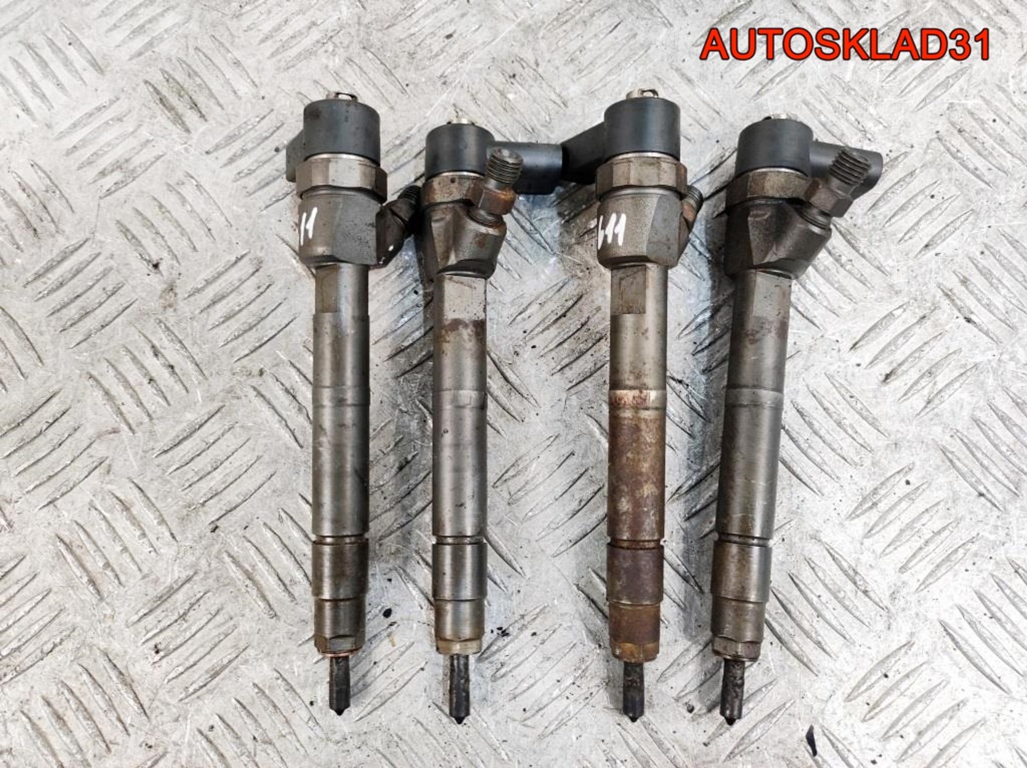 Форсунка дизельная Mercedes Benz W203 2,2 611.962 A6110700987, 7500 рублей, Дубовое