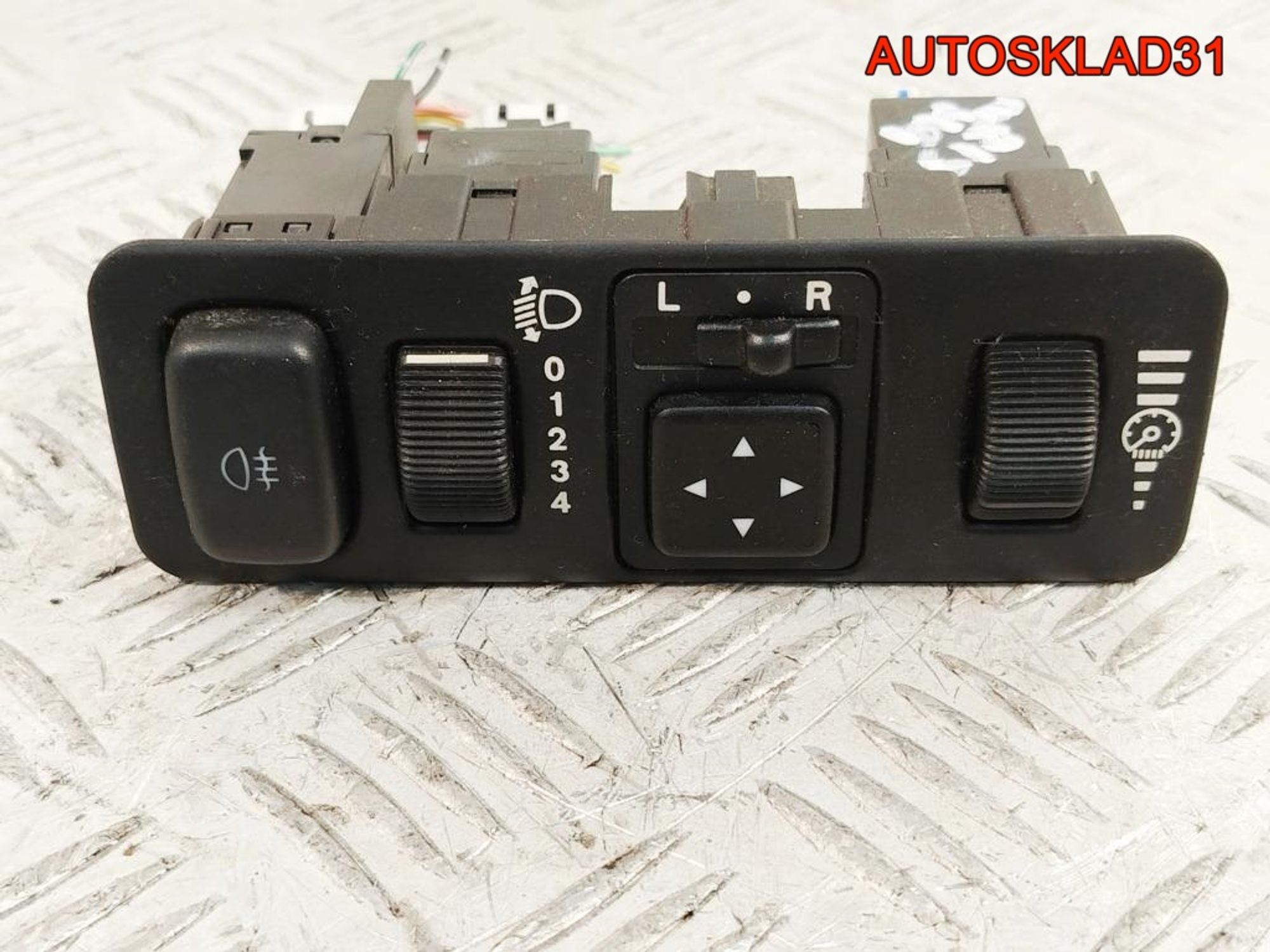 Блок кнопок Mitsubishi Carisma DA MR740608, 1200 рублей, Дубовое