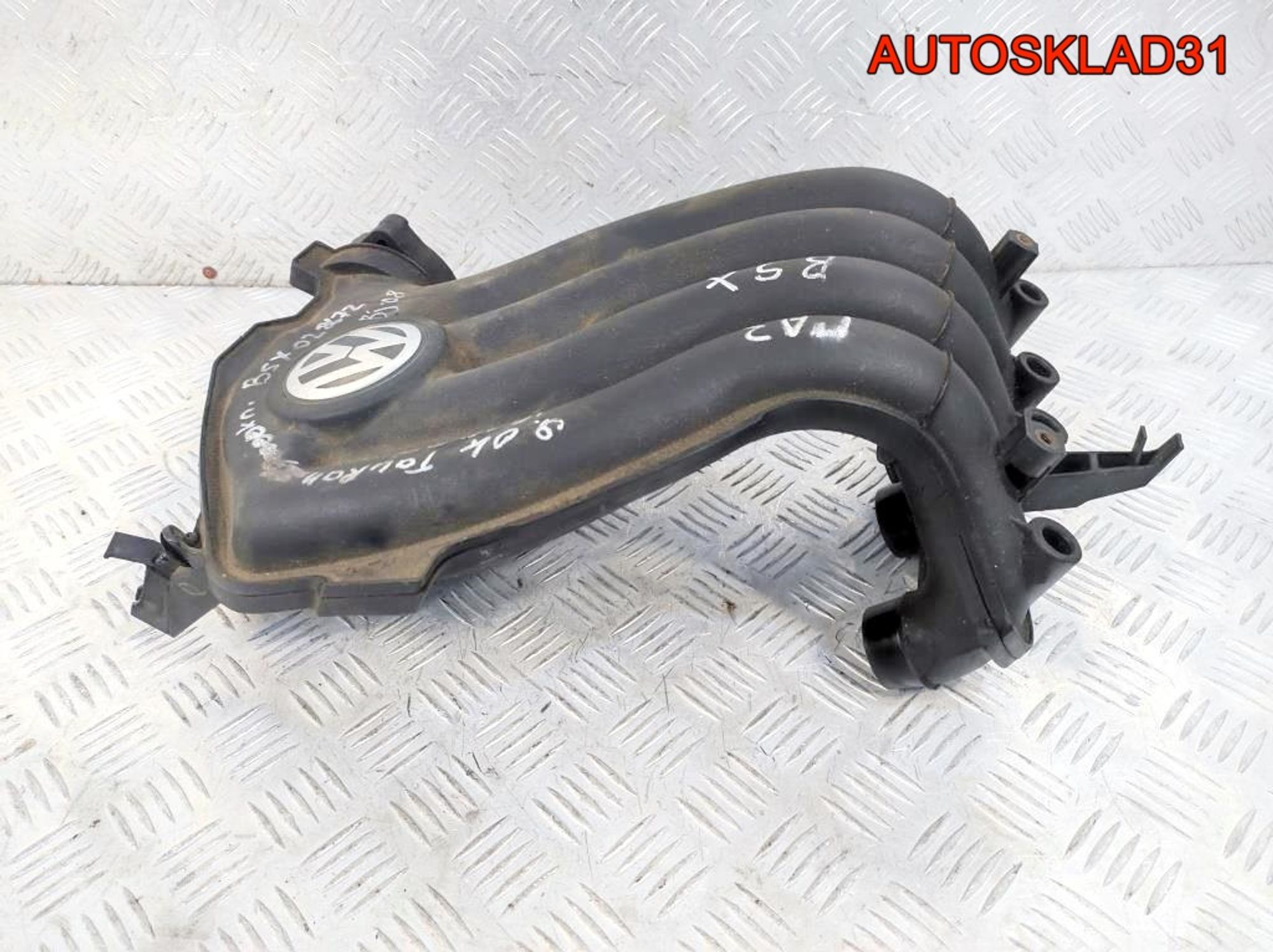 Коллектор впускной VW Touran 2,0 BSX 06A133203BN, 6200 рублей, Дубовое