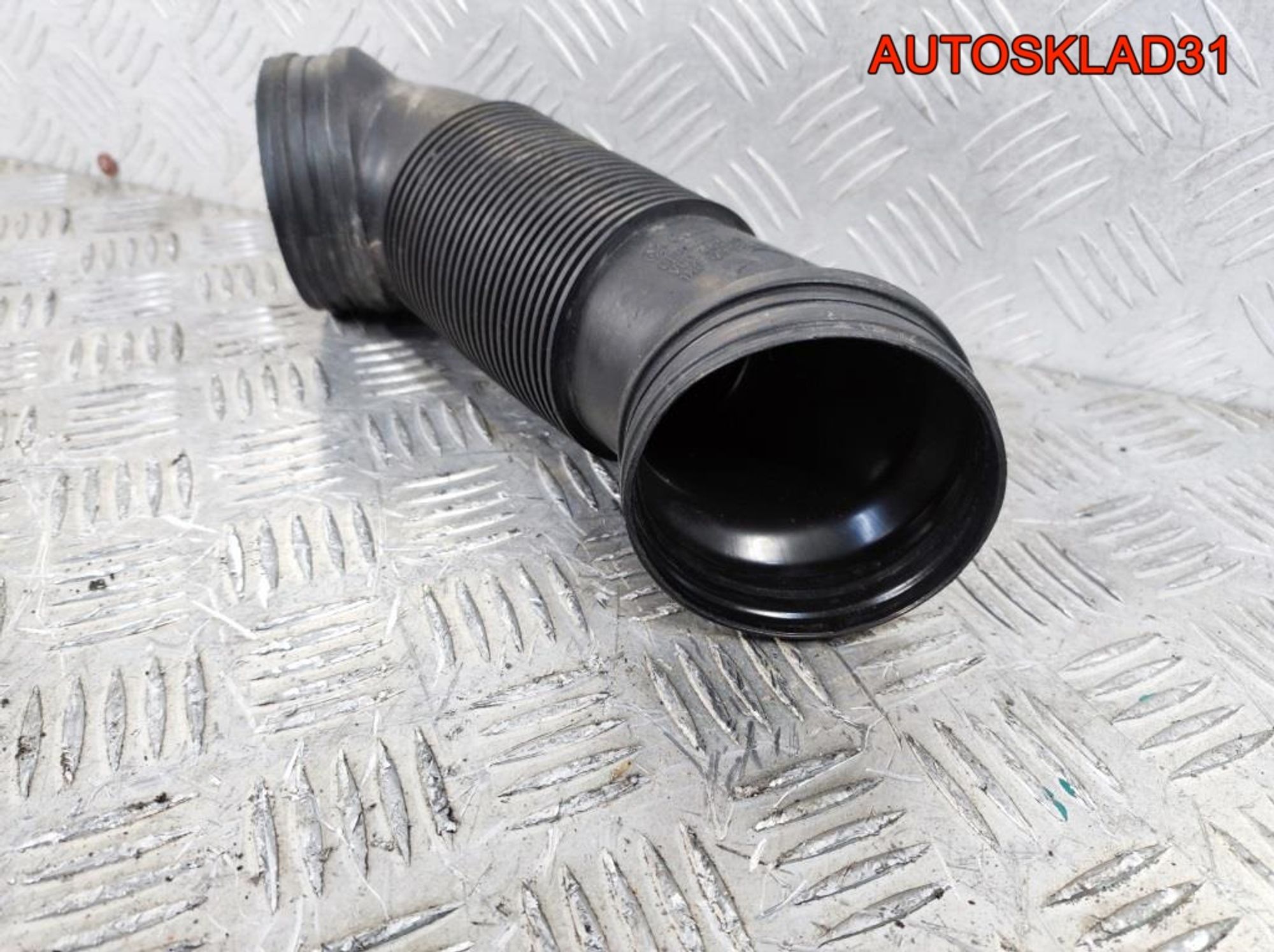 Патрубок воздушного фильтра Passat B6 1K0129684L, 900 рублей, Дубовое