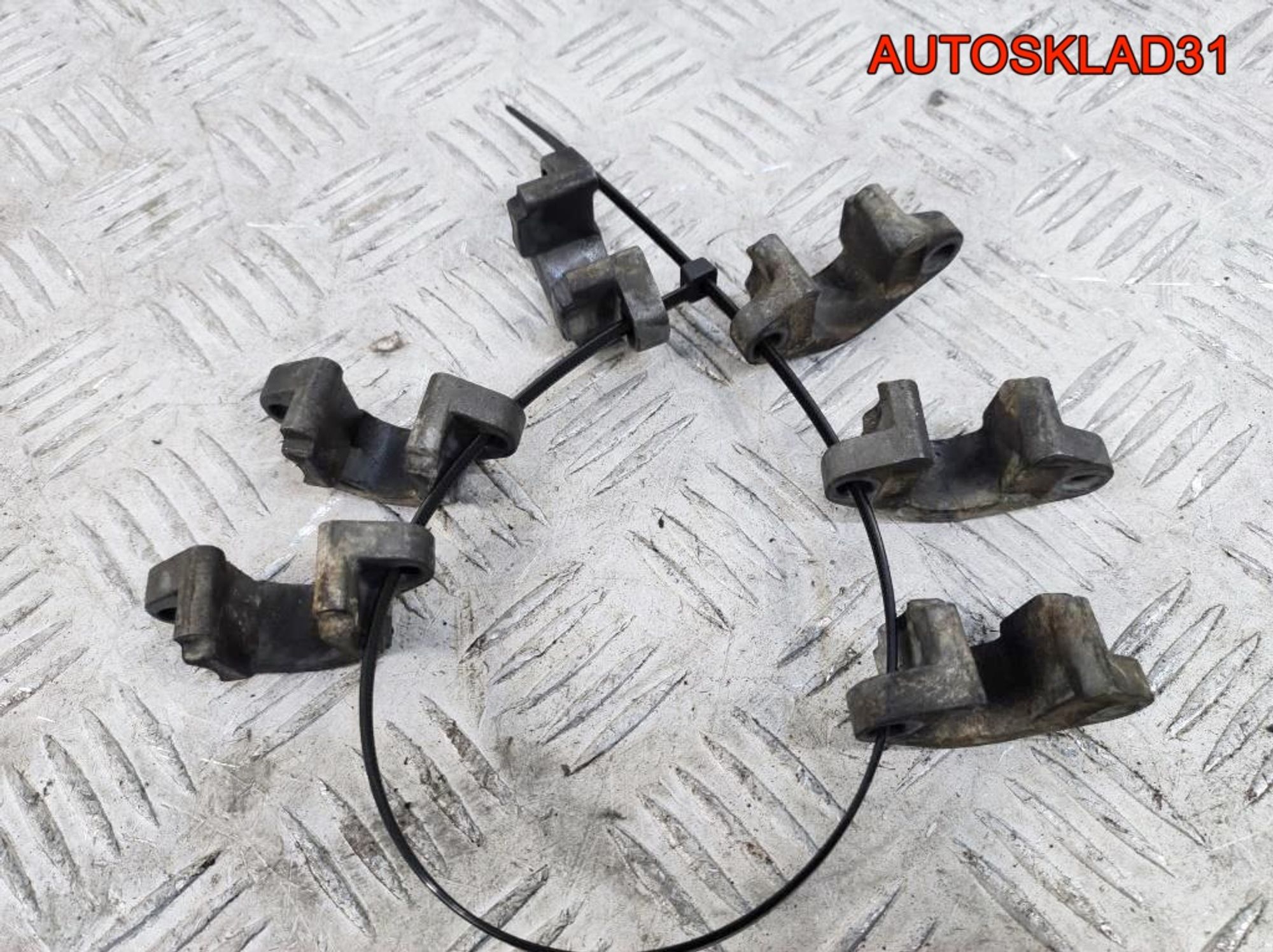 Кронштейн форсунки Opel Omega B 2.5 Y25DT 93177015, 500 рублей, Дубовое