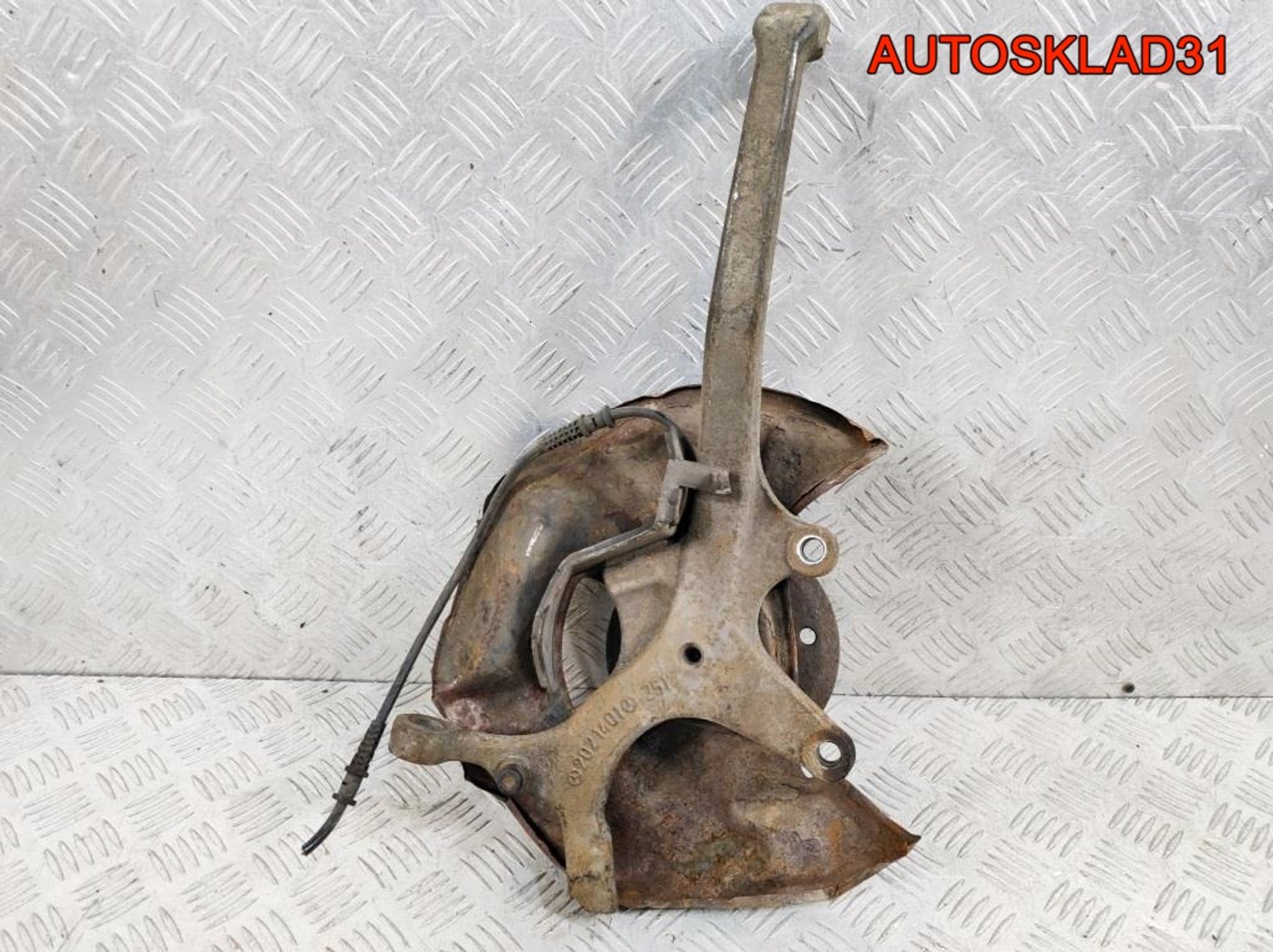 Кулак поворотный передний левый Mercedes W202, 2300 рублей, Дубовое