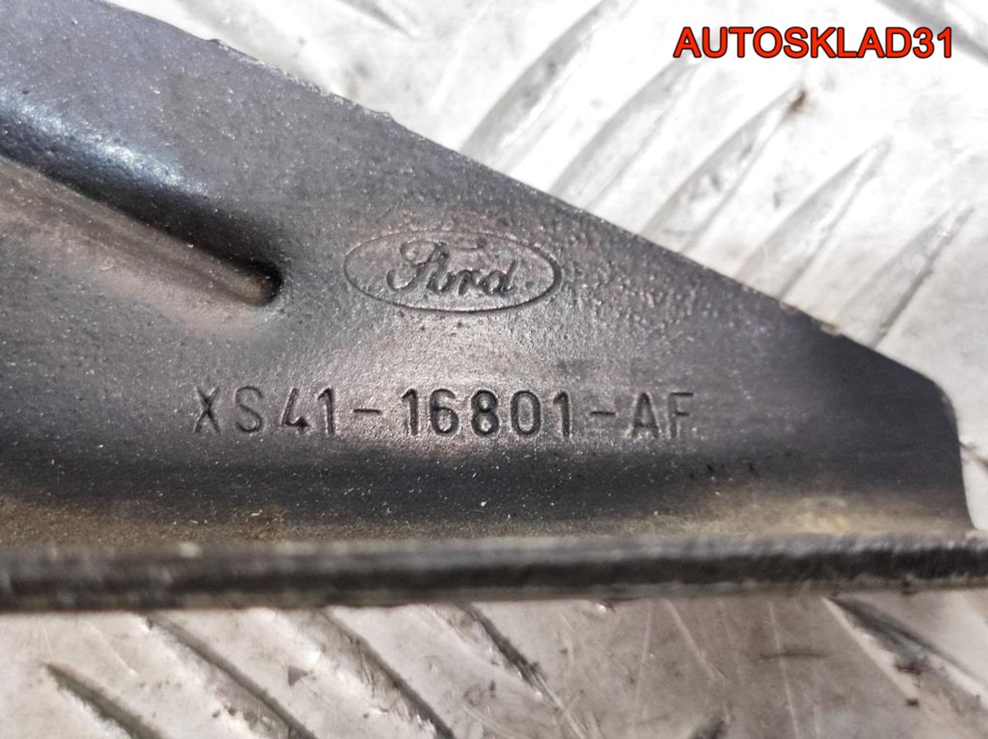 Петля капота левая Ford Focus 1 XS4116801AF, 900 рублей, Дубовое