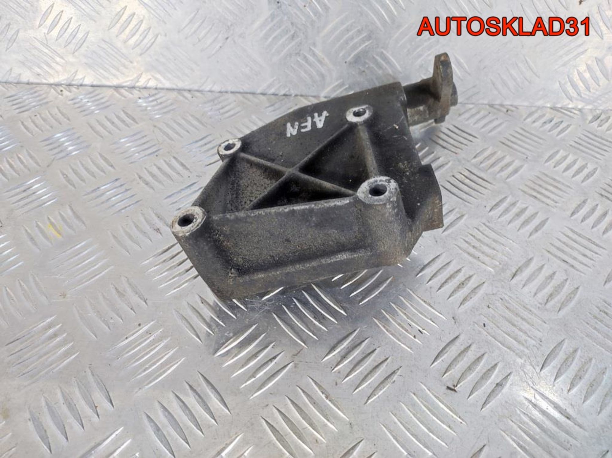 Кронштейн двигателя VW Passat B5 1,9 AFN Дизель, 900 рублей, Дубовое