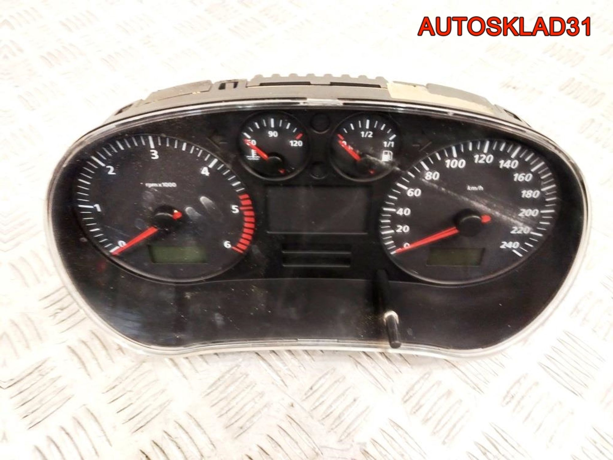 Панель приборов Seat Leon 1M1 1M0920822D Дизель, 9000 рублей, Дубовое