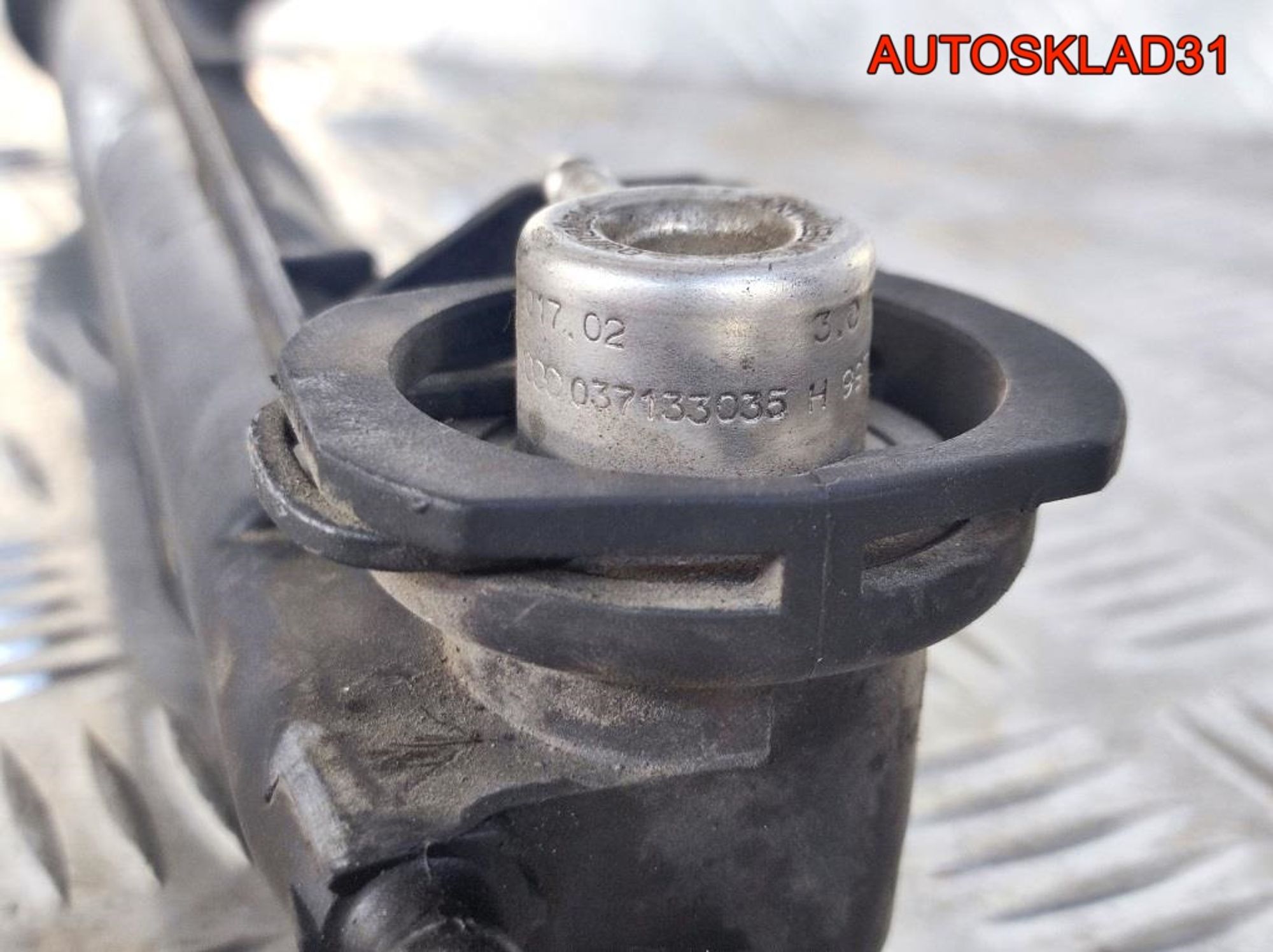 Рейка топливная Volkswagen Golf 4 AKL 06A133317A, 2500 рублей, Дубовое