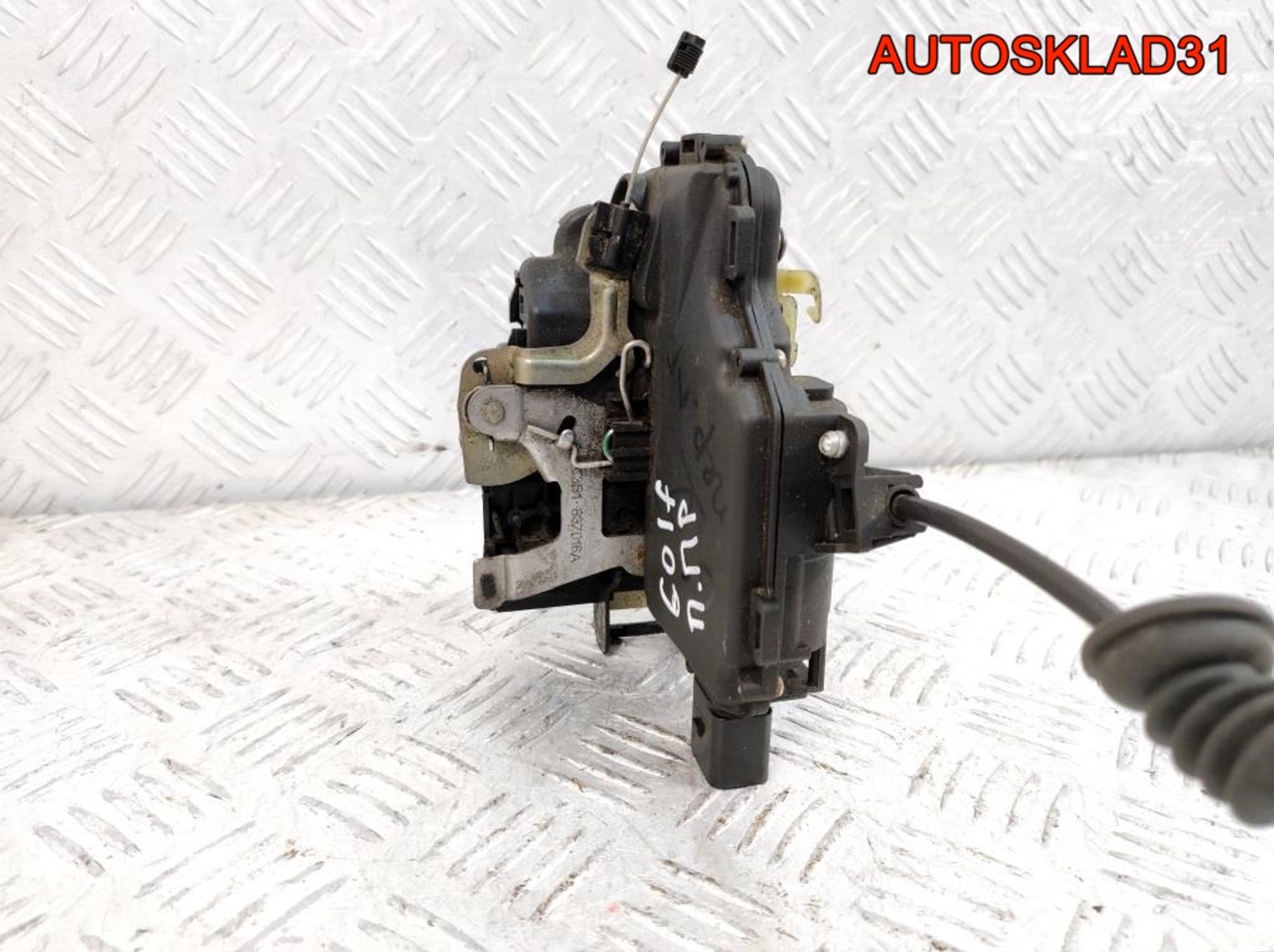 Замок двери передней правой VW Golf 5 3B1837016A, 3000 рублей, Дубовое