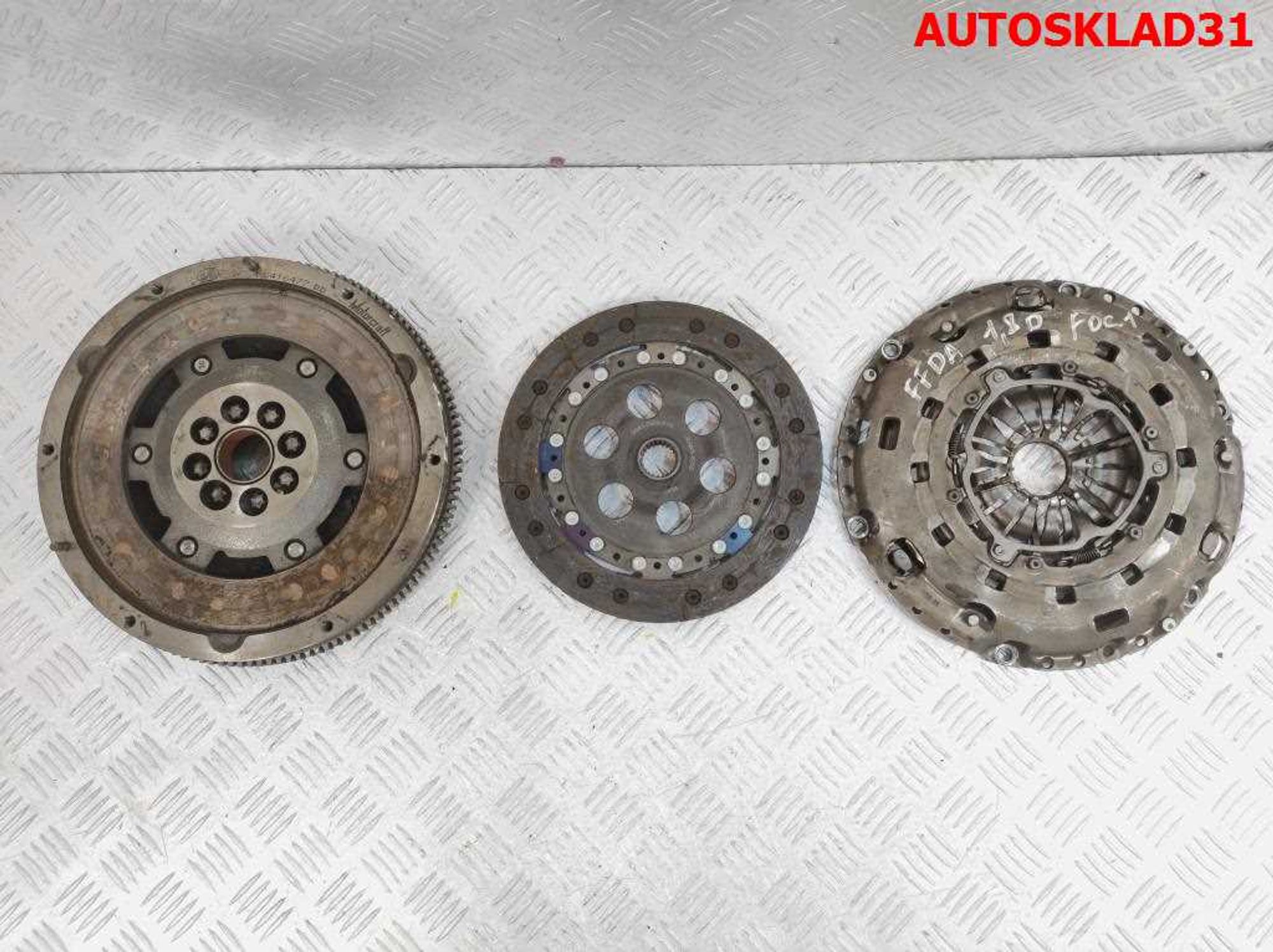 Маховик в сборе со сцеплением Ford Focus 1 1,8 FFDA Дизель 1S416477DD, 3500 рублей, Дубовое