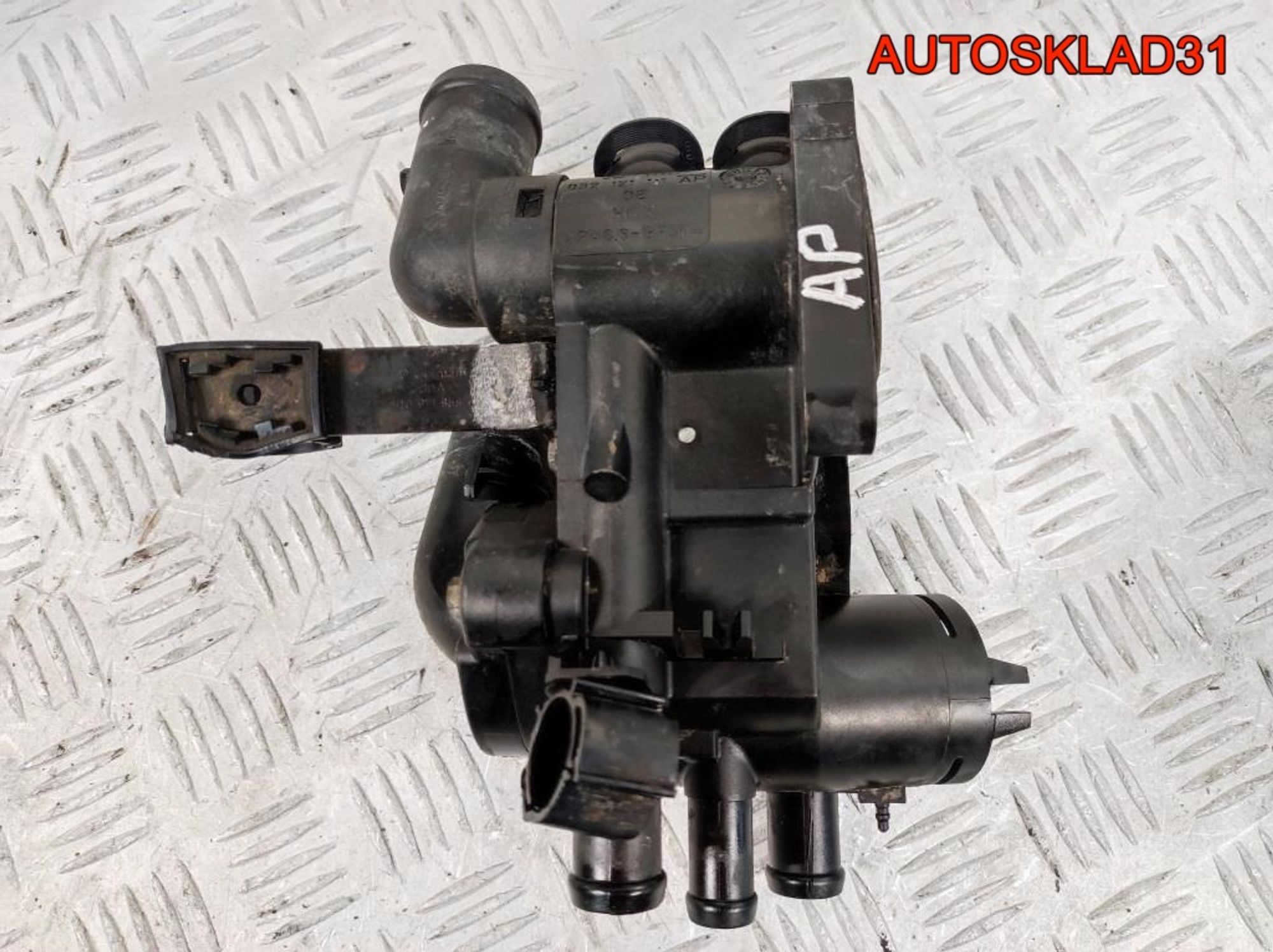Корпус термостата Skoda Fabia 1,4 Бензин 032121111AP, 900 рублей, Дубовое
