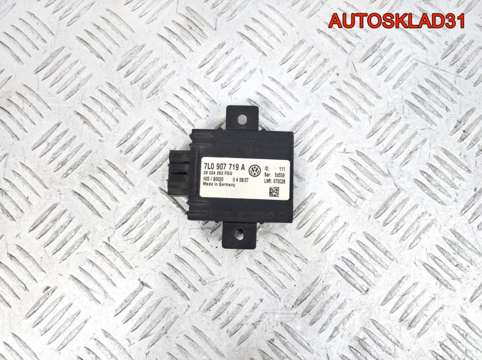 Блок противоугонной системы VW Touareg 7L0907719A, 1000 рублей, Дубовое