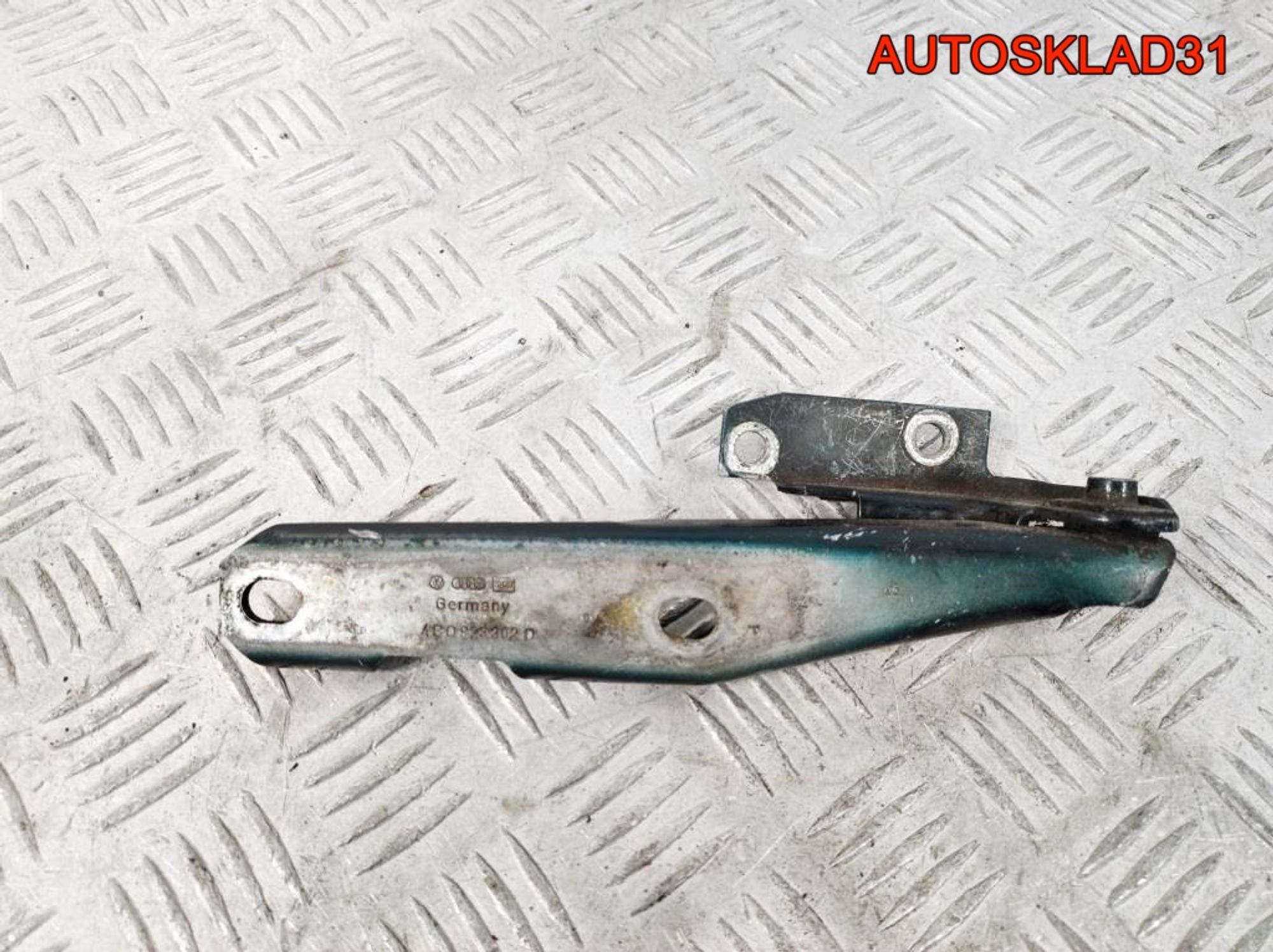 Петля капота правая Audi A6 C5 4B0823302D, 600 рублей, Дубовое