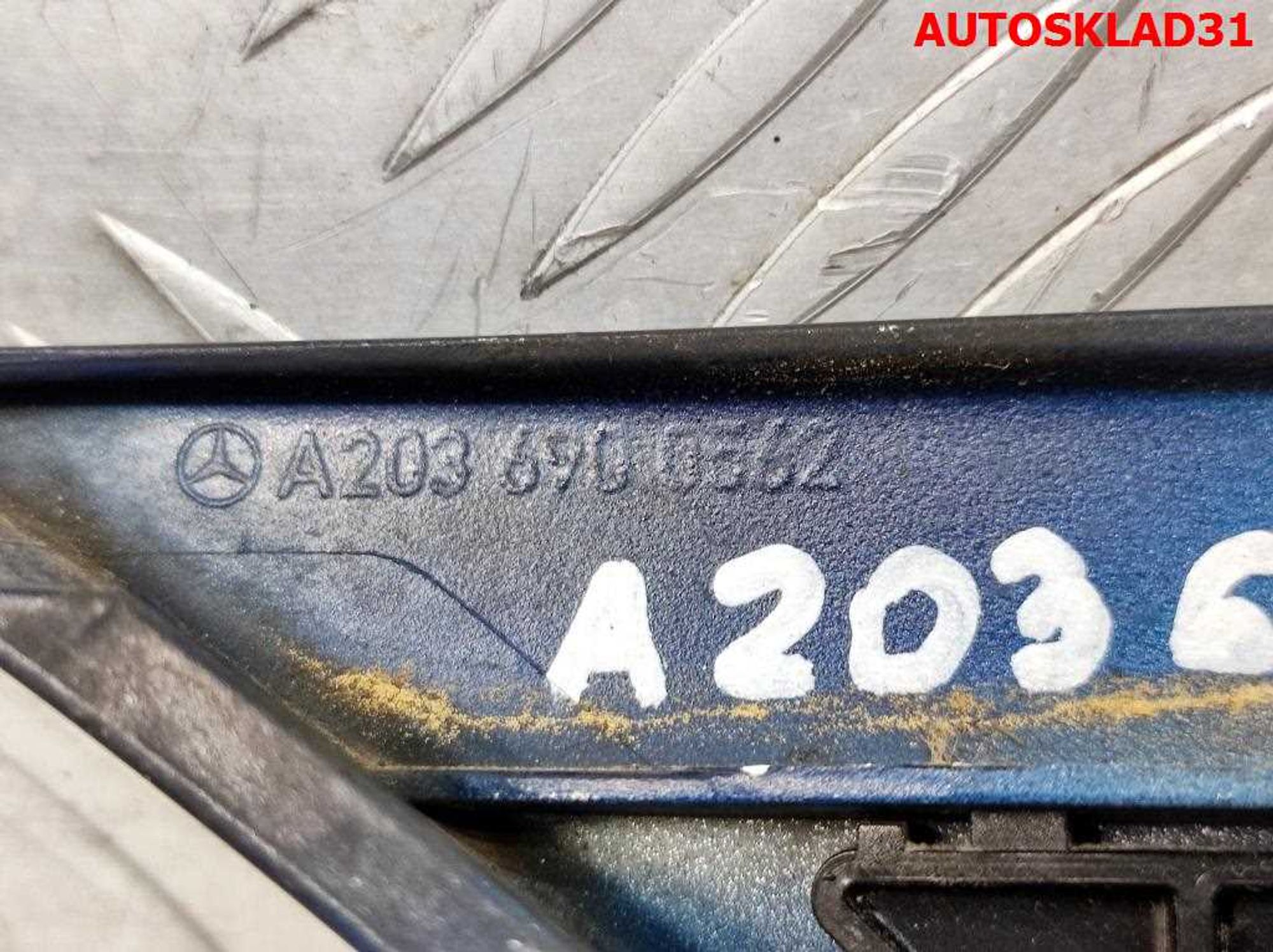 Молдинг заднего крыла левого Mercedes W203 A2036900562 Седан, 600 рублей, Дубовое