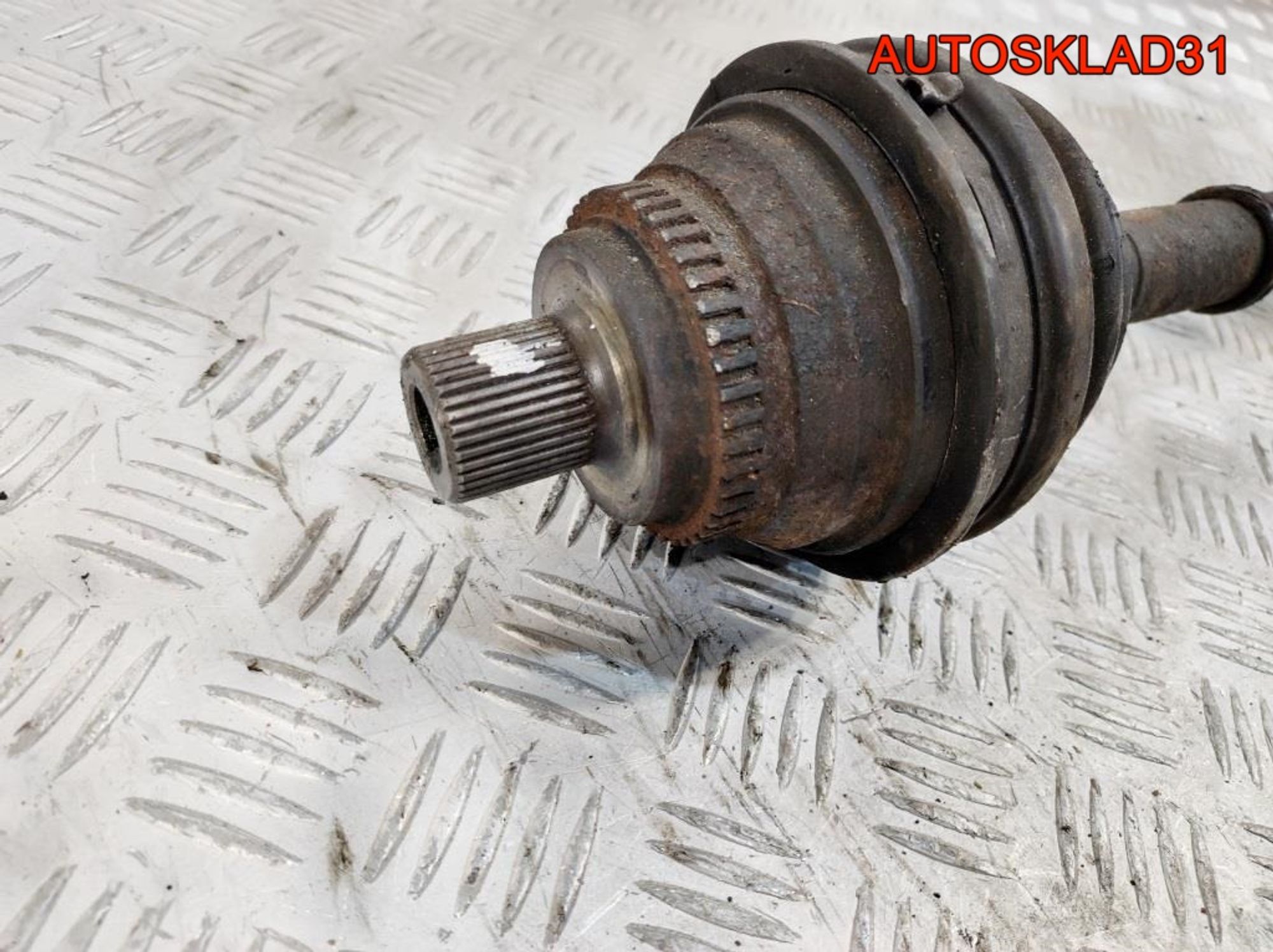 Полуось передняя правая Audi A6 C4 2,5 Дизель 4A0407331C, 2300 рублей, Дубовое