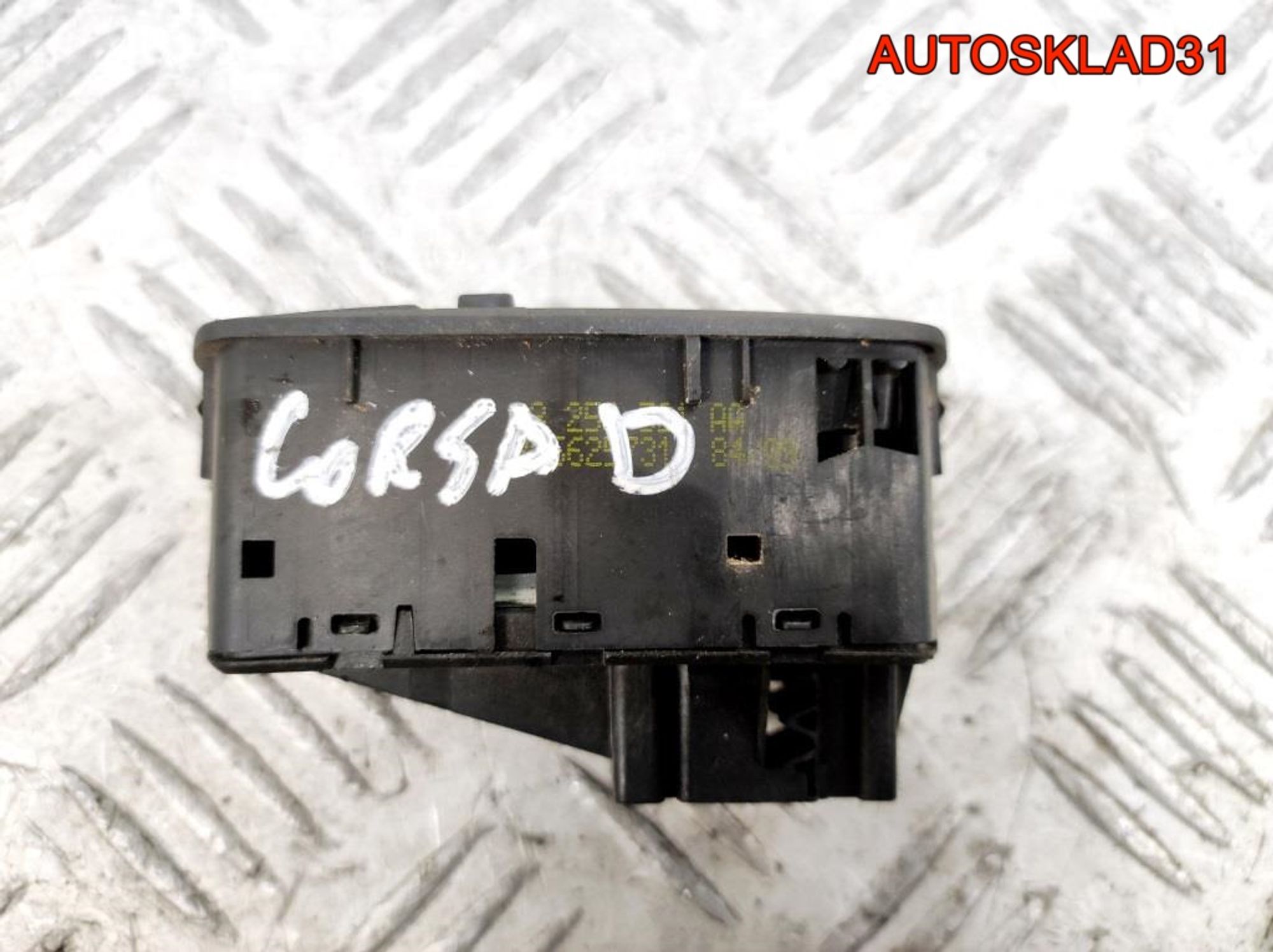 Блок стеклоподъемников на 2 двери Opel Corsa D 13258521, 1100 рублей, Дубовое