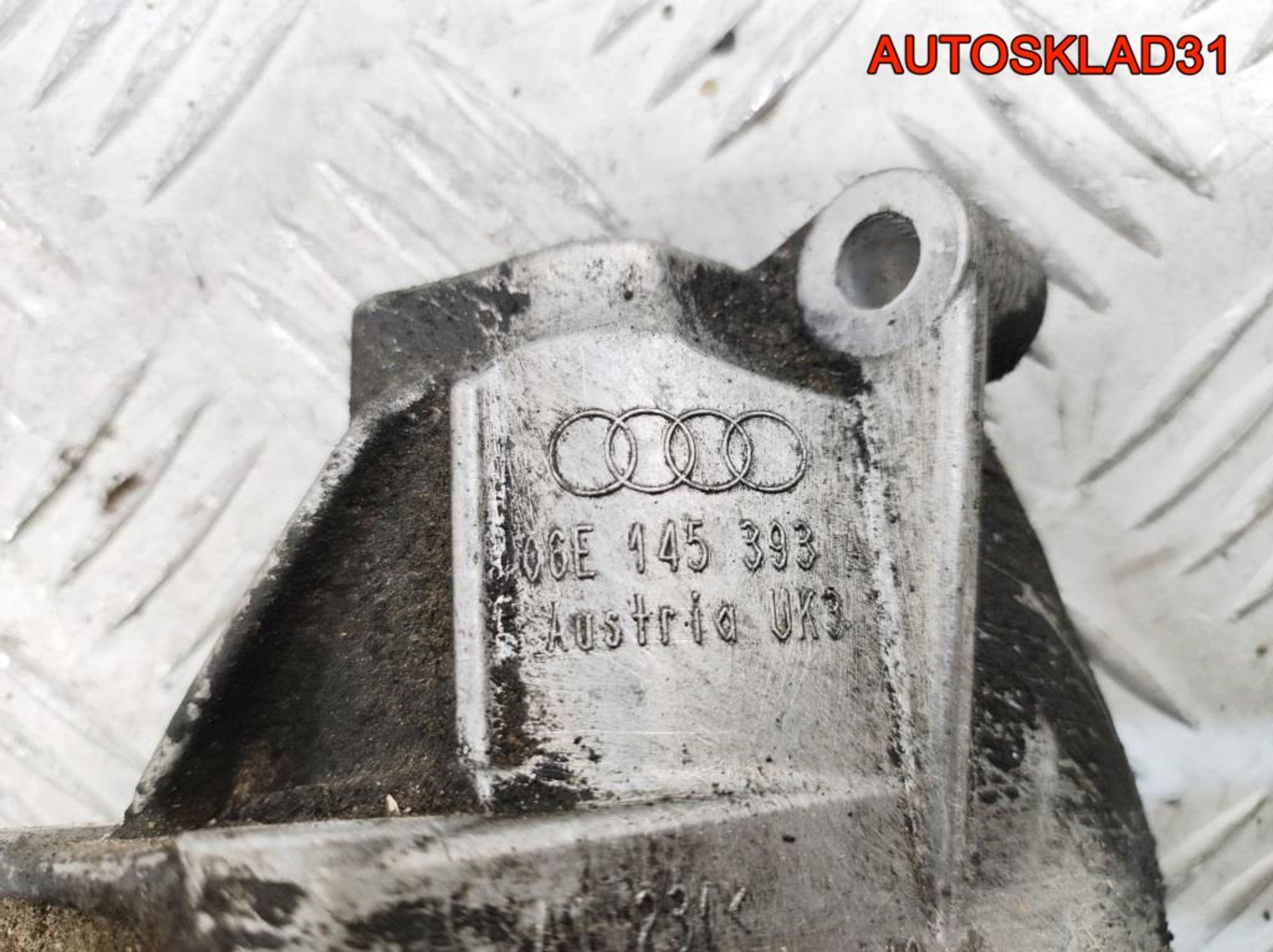 Кронштейн ГУР Audi A6 C6 06E145393, 500 рублей, Дубовое