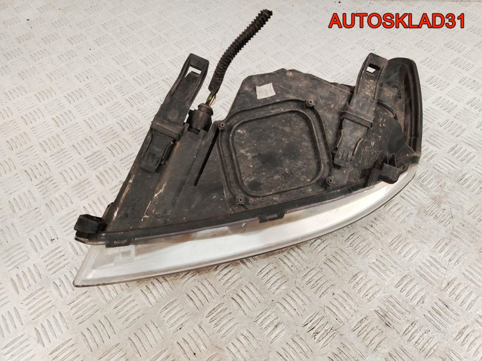 Фара правая Ford Focus 2 Рестайлинг 8M5113W029AD, 14000 рублей, Дубовое