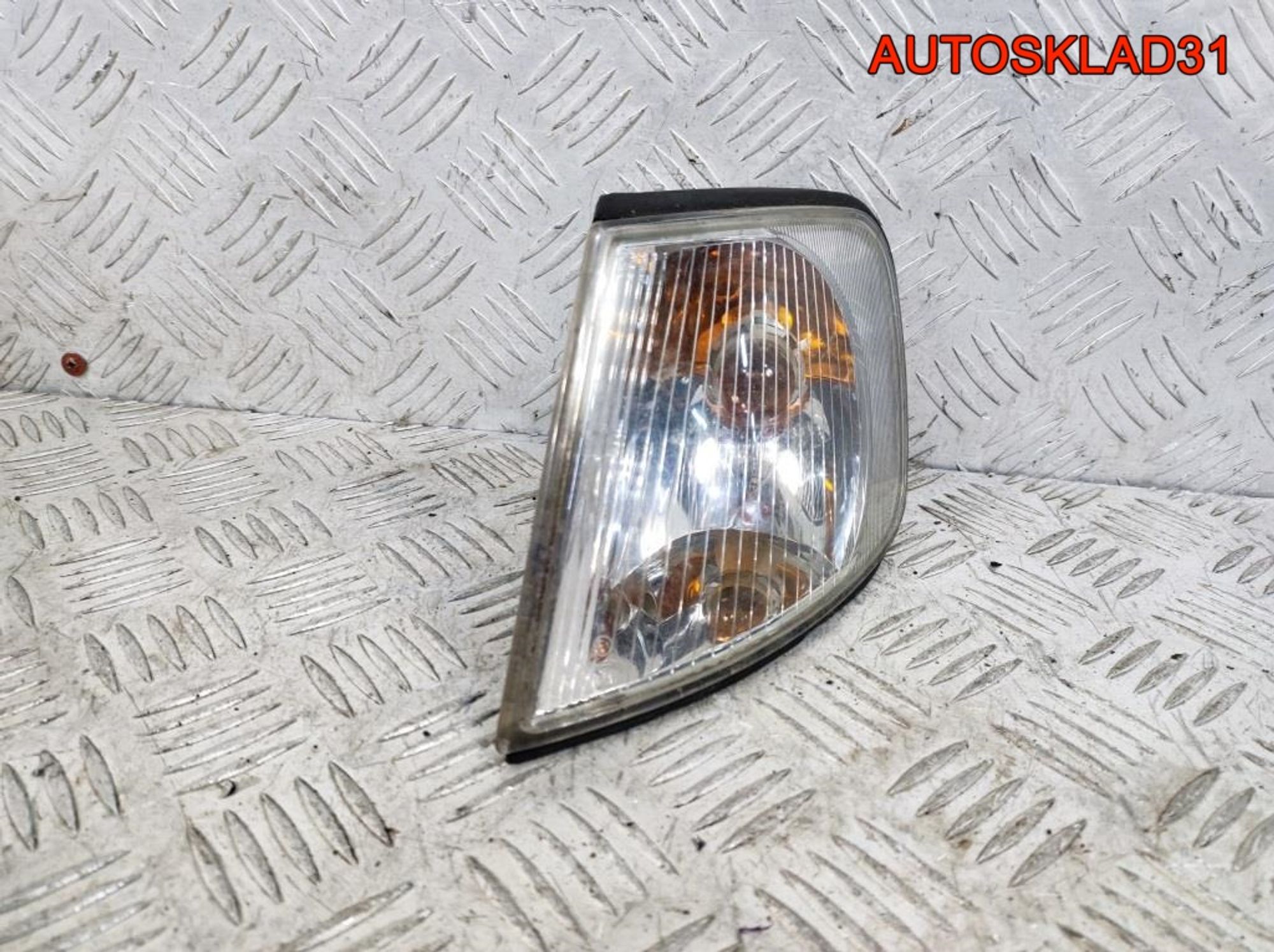 Указатель поворота левый белый Audi A3 8L0953049, 500 рублей, Дубовое