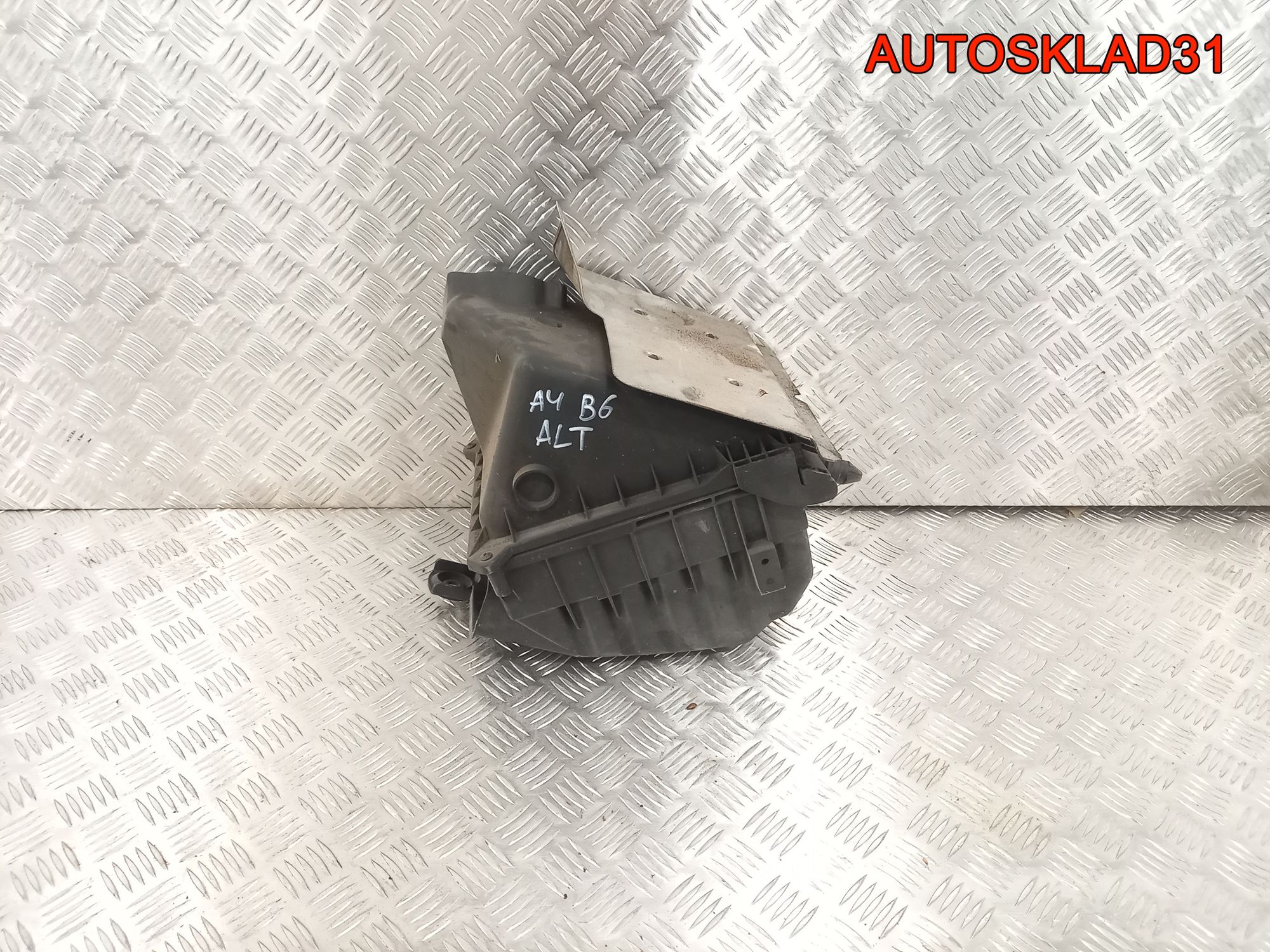 Корпус воздушного фильтра Audi A4 B6 06B133837AG, 2700 рублей, Дубовое