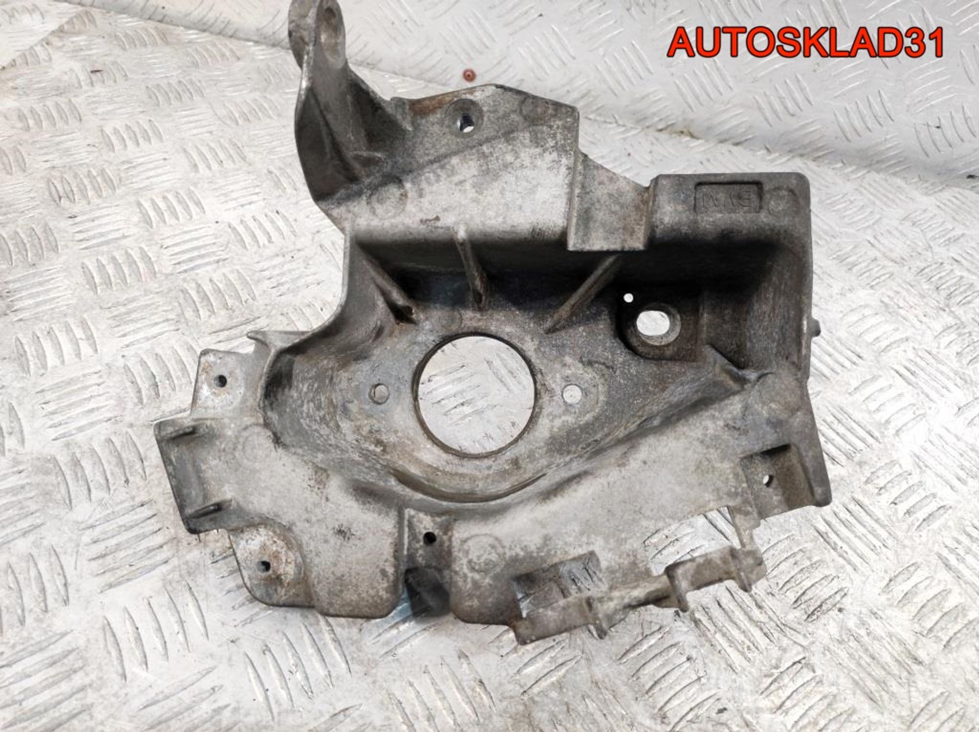 Кронштейн опоры КПП Renault Kangoo K9K 7700430825, 1000 рублей, Дубовое