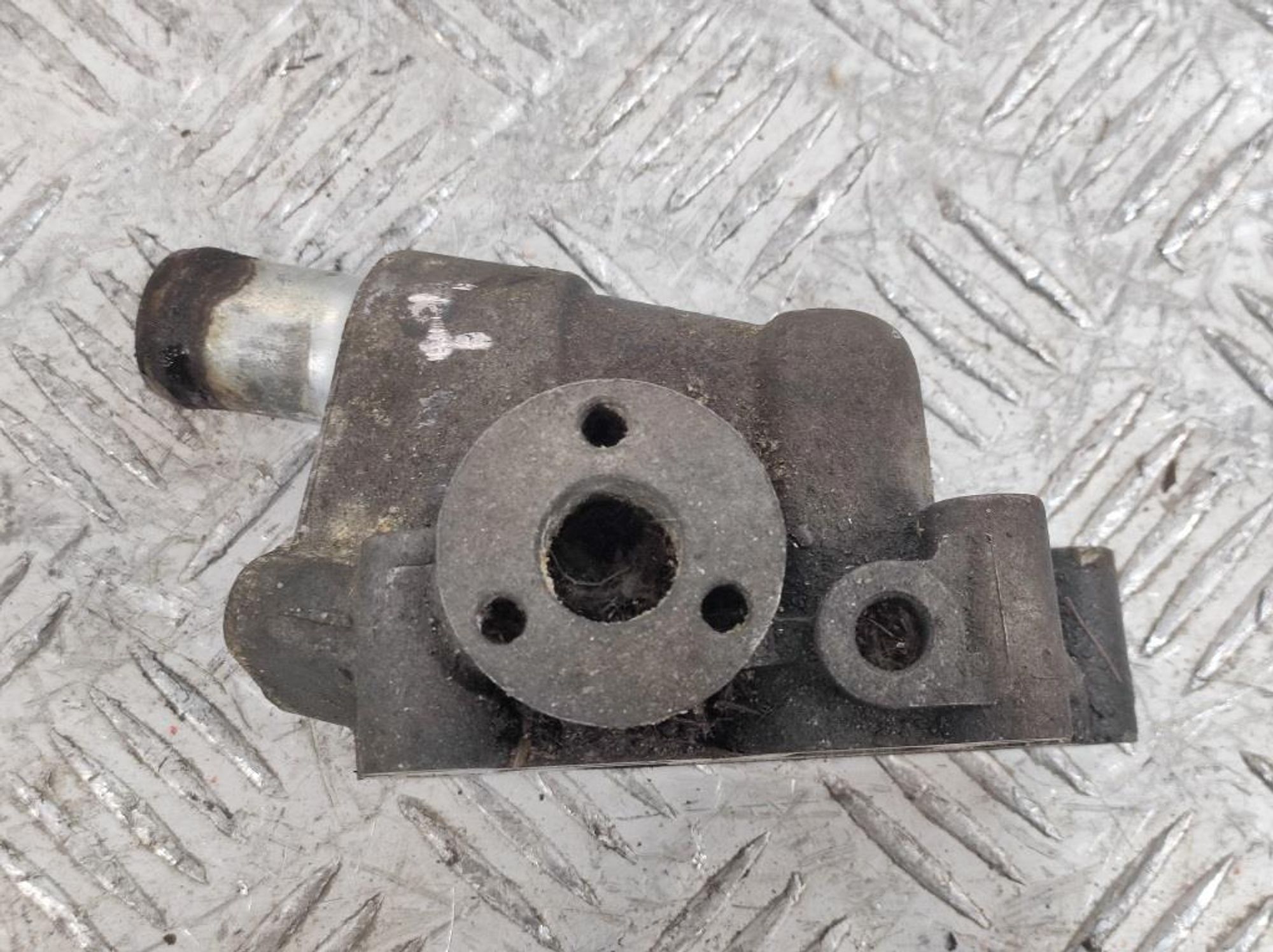 Фланец системы охлаждения Opel Corsa C 1,2 Z12XE Бензин 55351260, 300 рублей, Дубовое