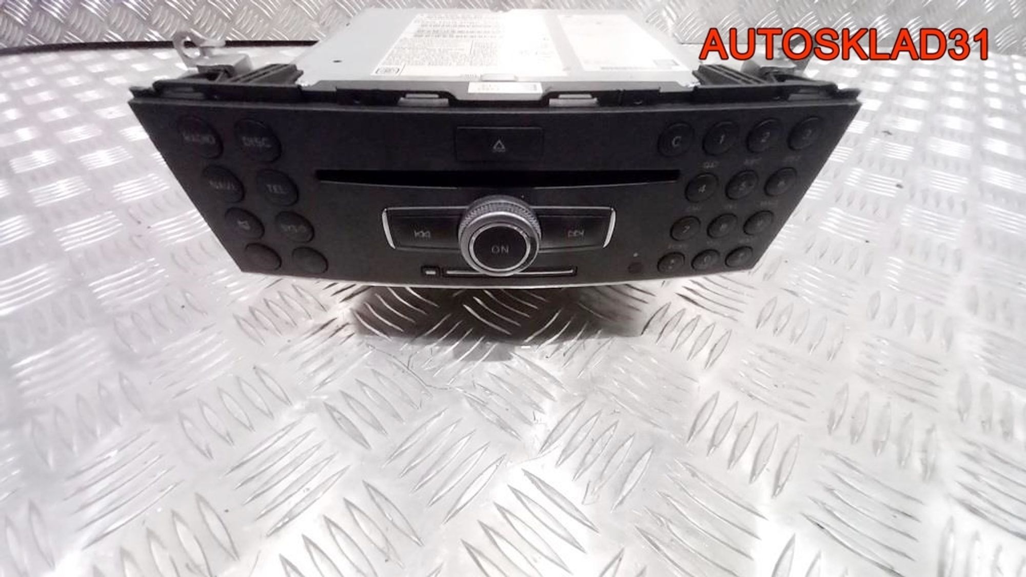 Магнитола Mercedes Benz W204 A2049060902, 18000 рублей, Дубовое