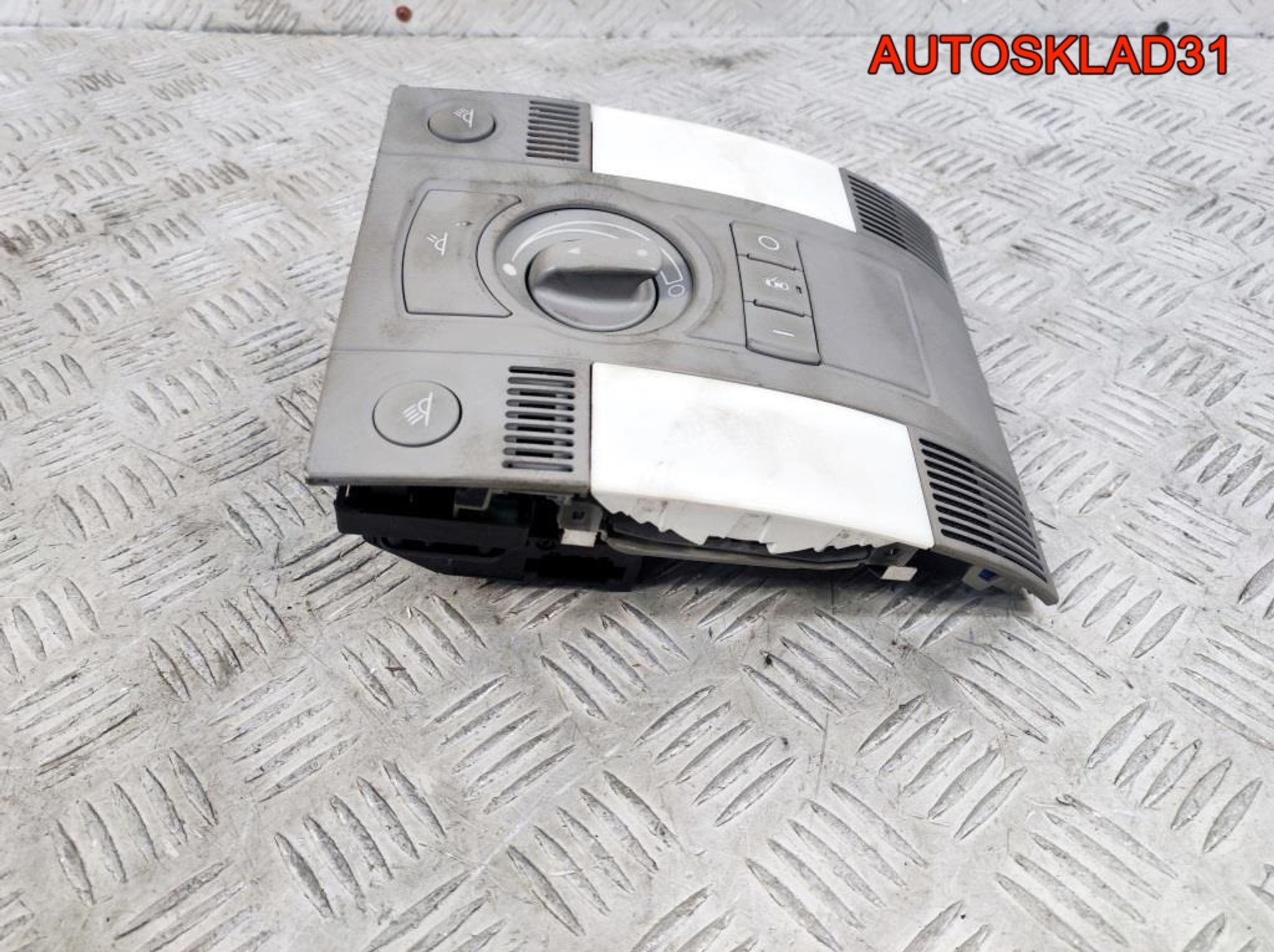 Плафон салонный передний Audi A8 D3 4E0907135A, 1700 рублей, Дубовое