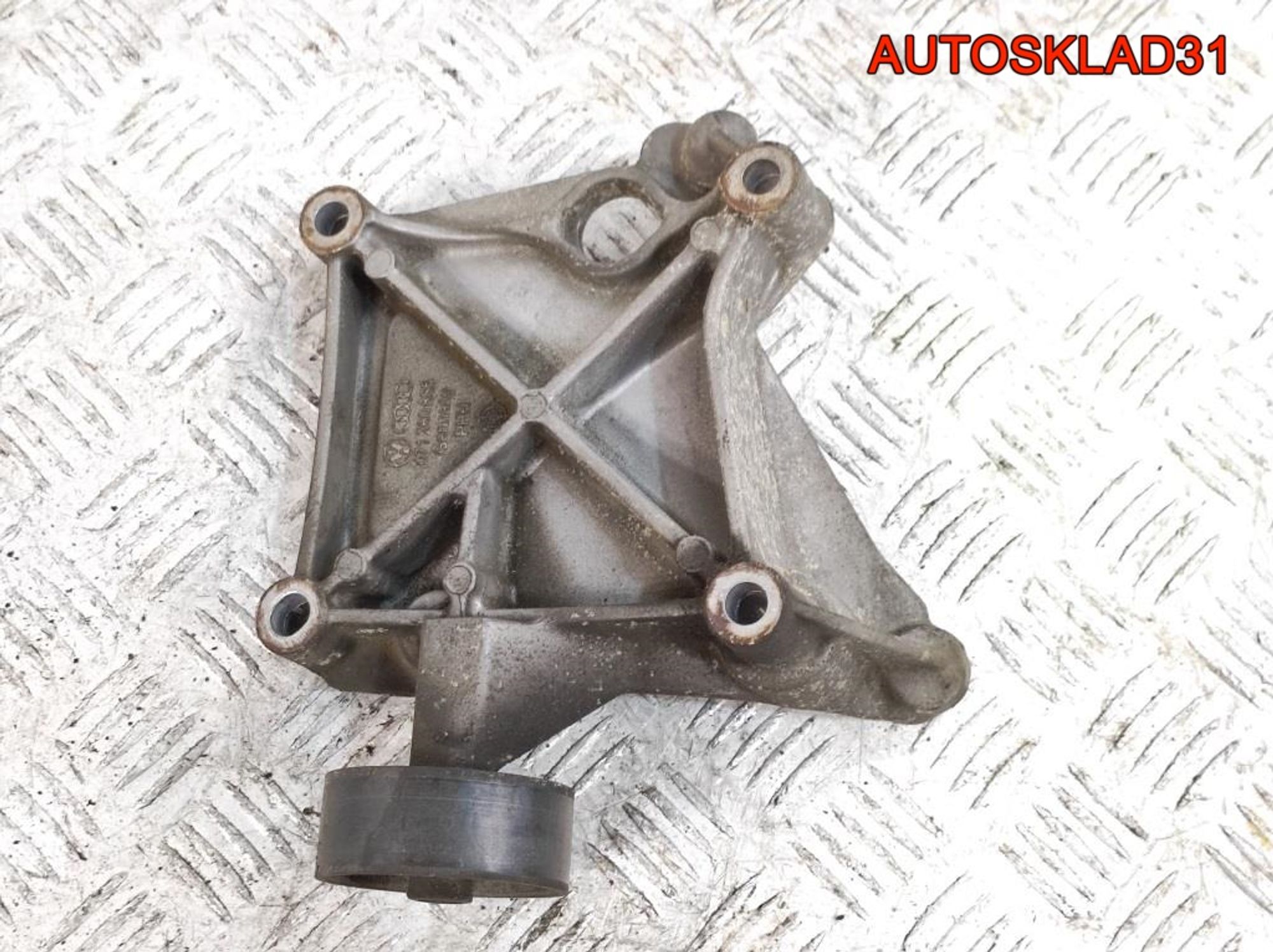 Кронштейн кондиционера VW Passat B5+ 2,3 AZX 071260885, 500 рублей, Дубовое