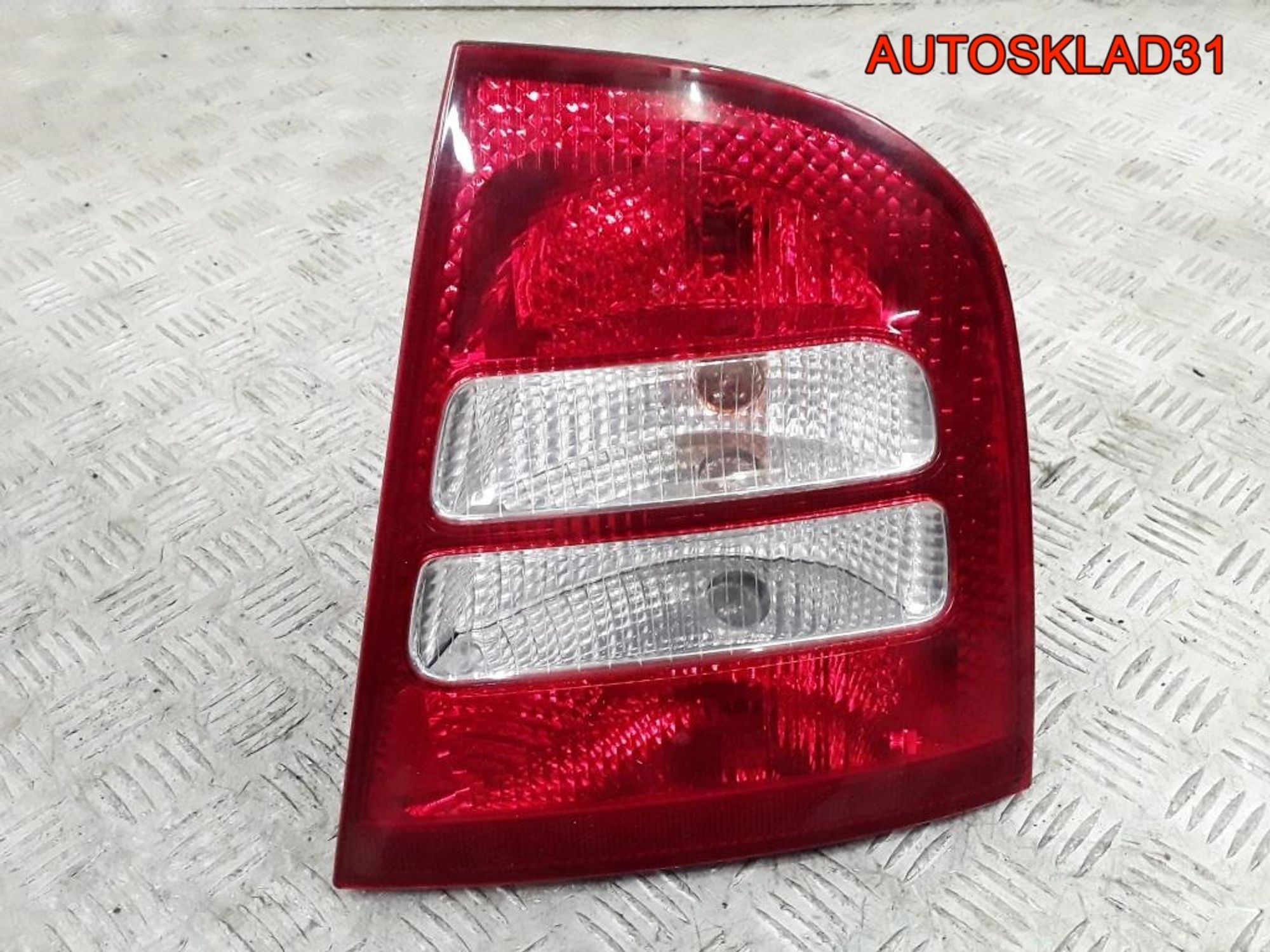 Фонарь задний правый Skoda Octavia A4 1U6945112, 2900 рублей, Дубовое