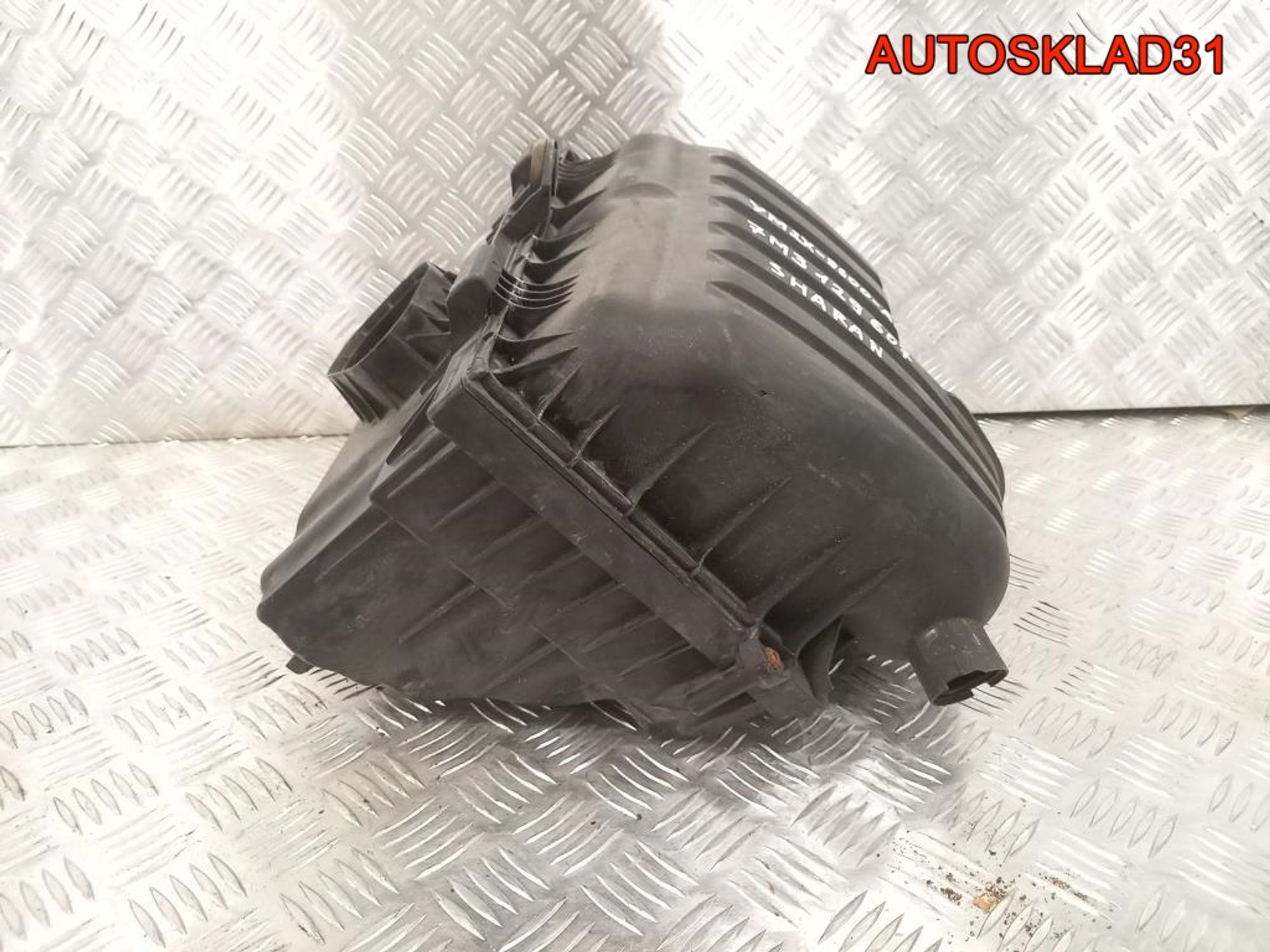 Корпус воздушного фильтра VW Sharan 7M3129607, 1800 рублей, Дубовое