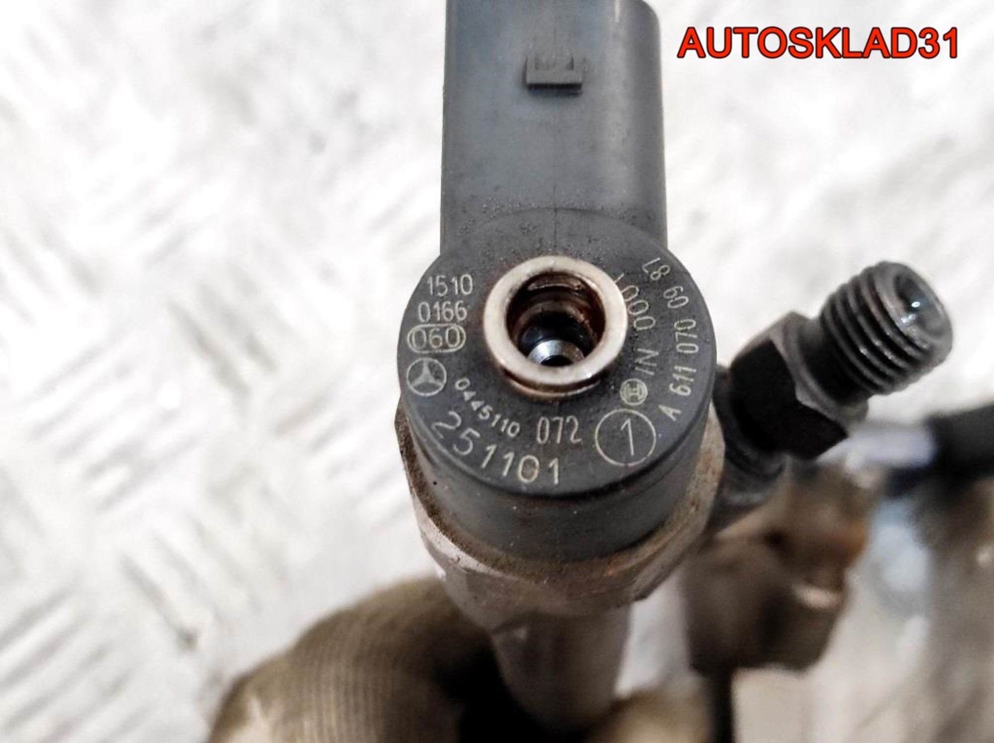 Форсунка дизельная Mercedes Benz W203 2,2 611.962 A6110700987, 7500 рублей, Дубовое